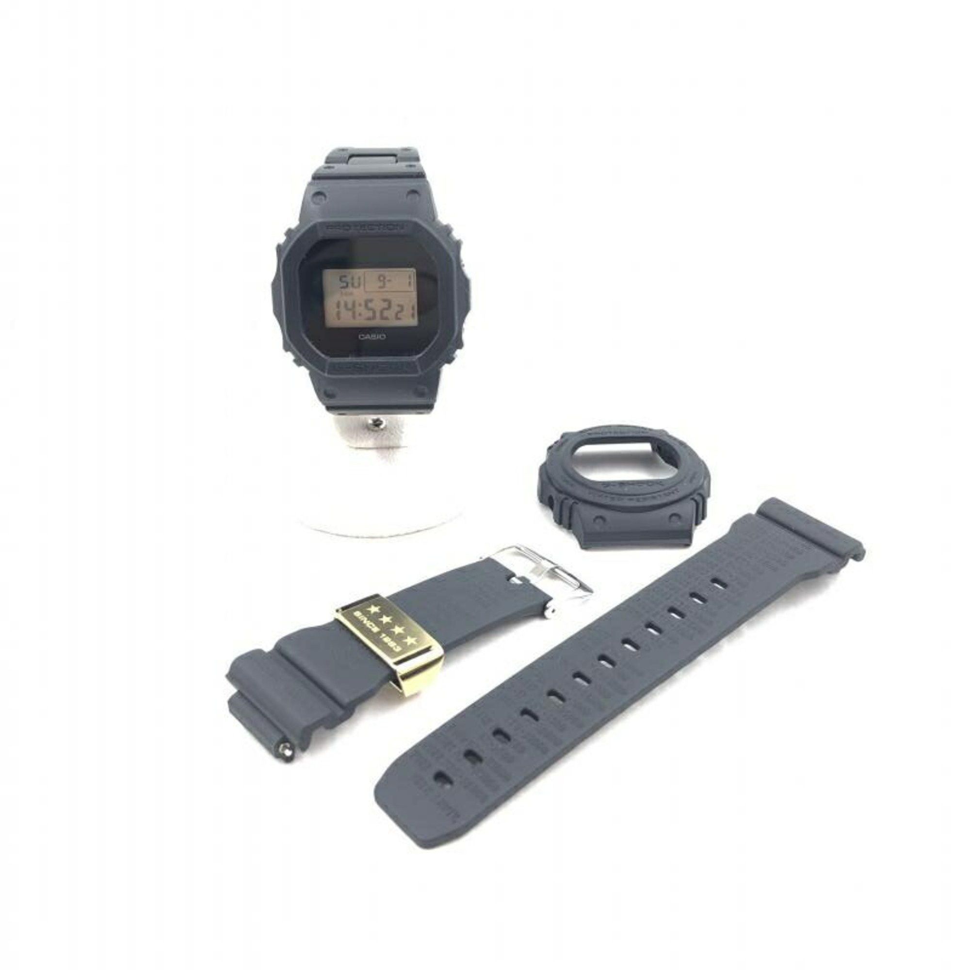 Casio Casio G-SHOCK 40th REMASTER DWE-5657RE-1JR Size ONE SIZE - 2 Thumbnail