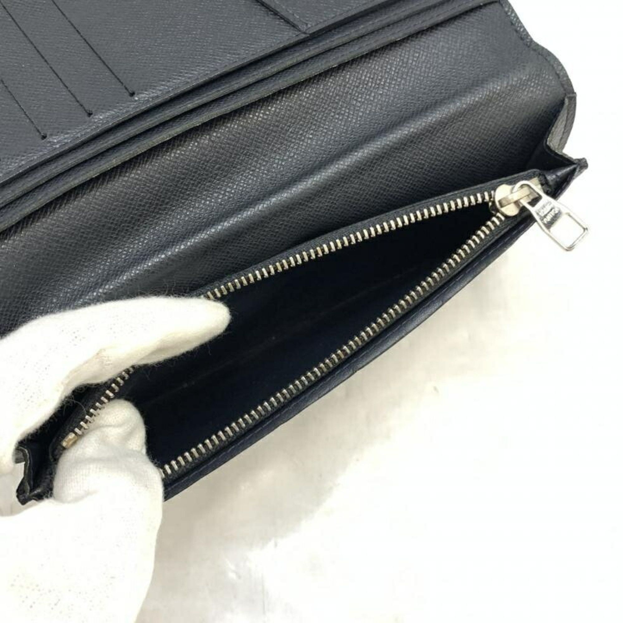 Louis Vuitton LOUIS VUITTON Taiga Portefeuille Brazza M30501 Louis Vuitton Size ONE SIZE - 8 Thumbnail