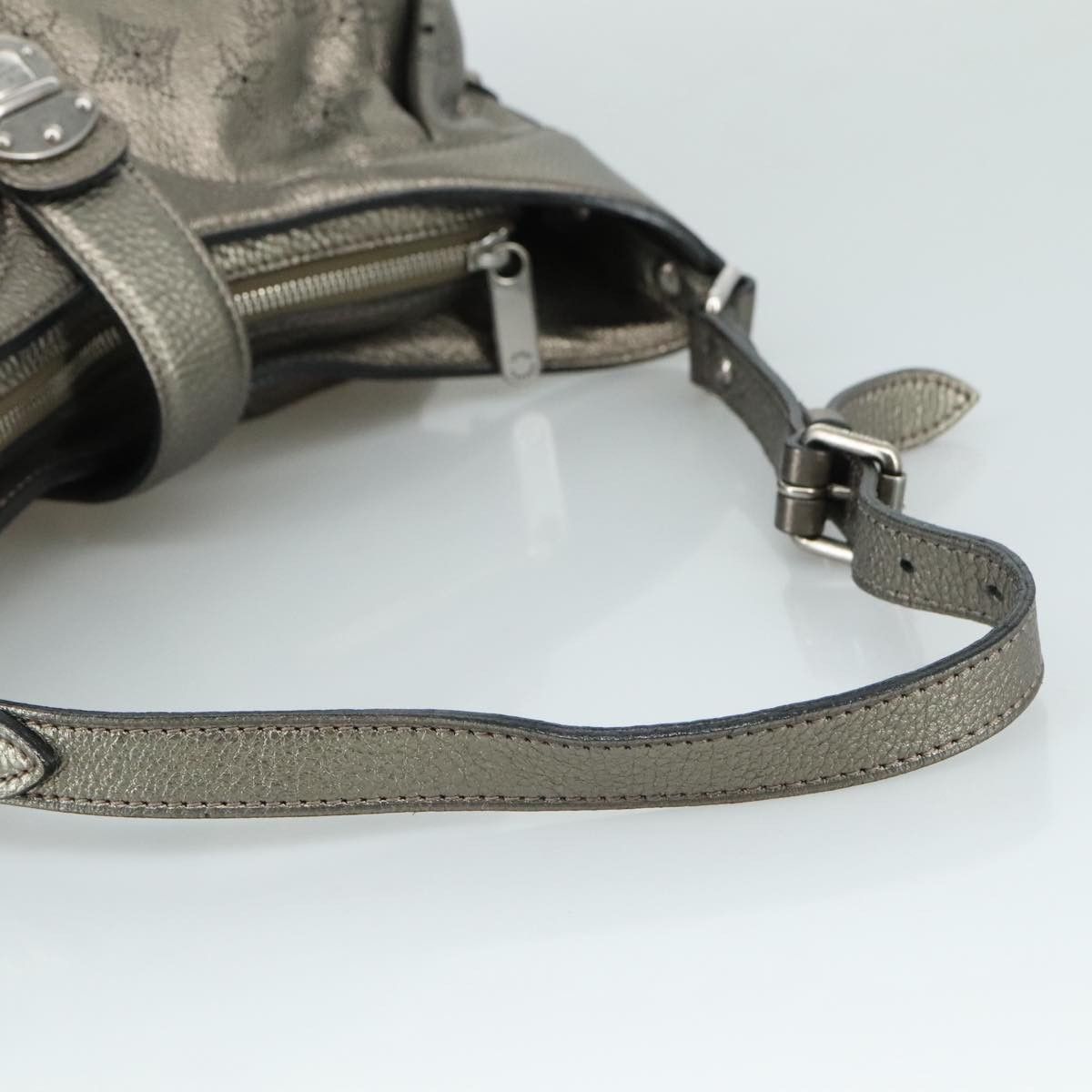 Louis Vuitton Xs Silver Leather Shoulder Bag (Pre-Owned) Size ONE SIZE - 5 Thumbnail