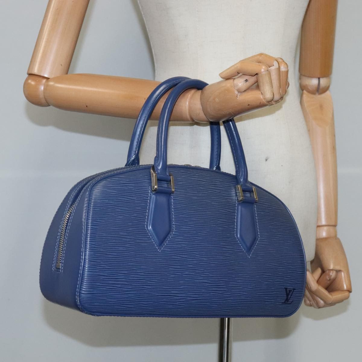 Louis Vuitton Jasmine Blue Leather Handbag (Pre-Owned) Size ONE SIZE - 15 Thumbnail