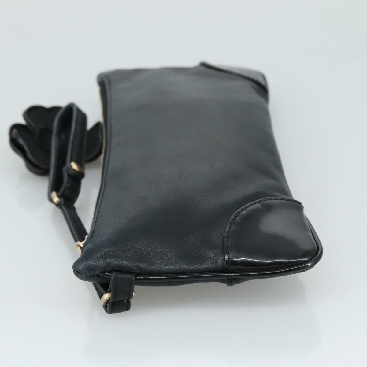 Chanel Camélia Black Leather Clutch Bag (Pre-Owned) Size ONE SIZE - 4 Thumbnail