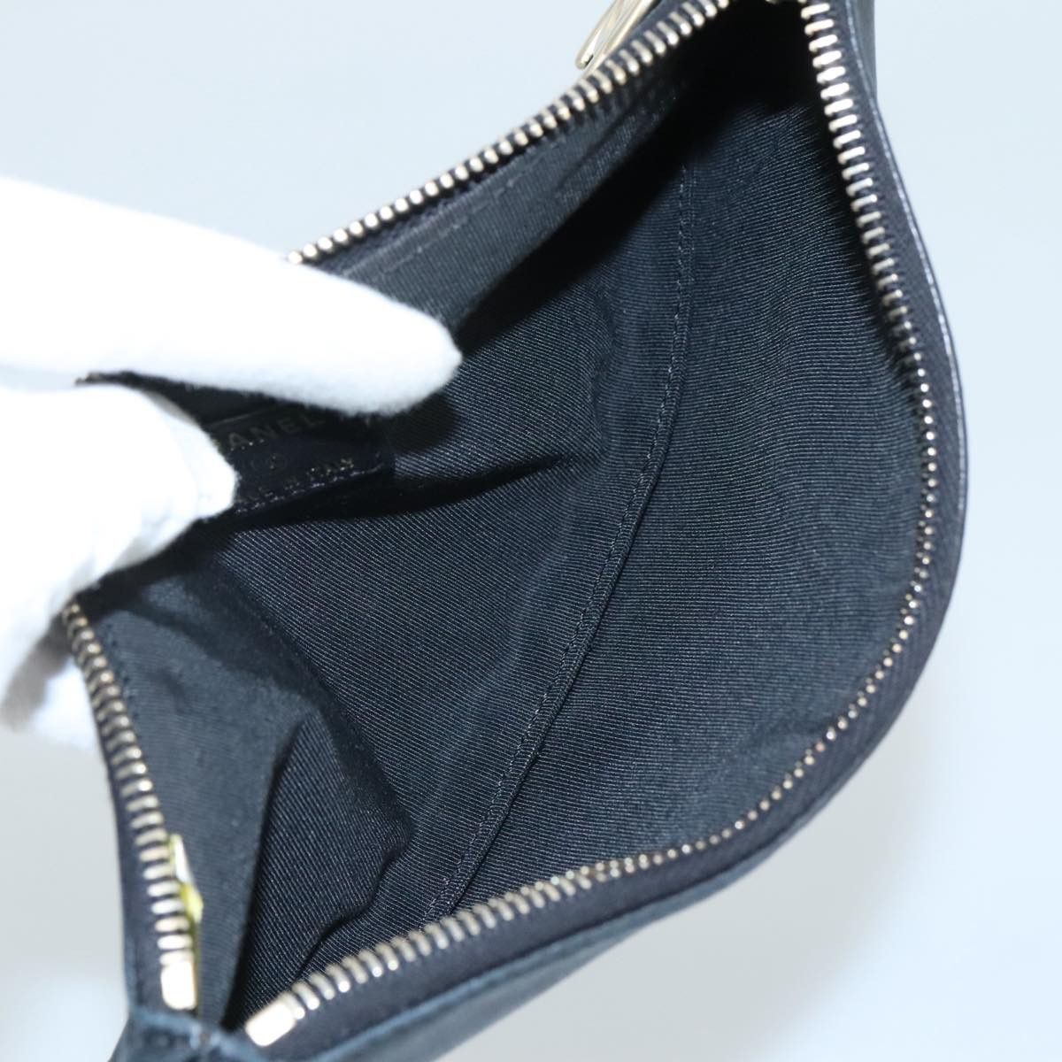 Chanel Camélia Black Leather Clutch Bag (Pre-Owned) Size ONE SIZE - 10 Thumbnail