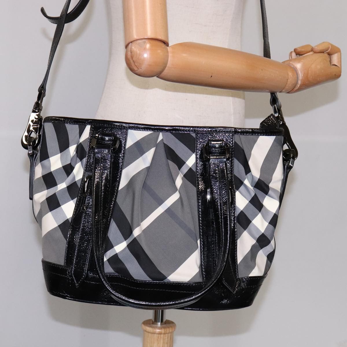 Burberry Nova Check Black Synthetic Handbag (Pre-Owned) Size ONE SIZE - 15 Thumbnail