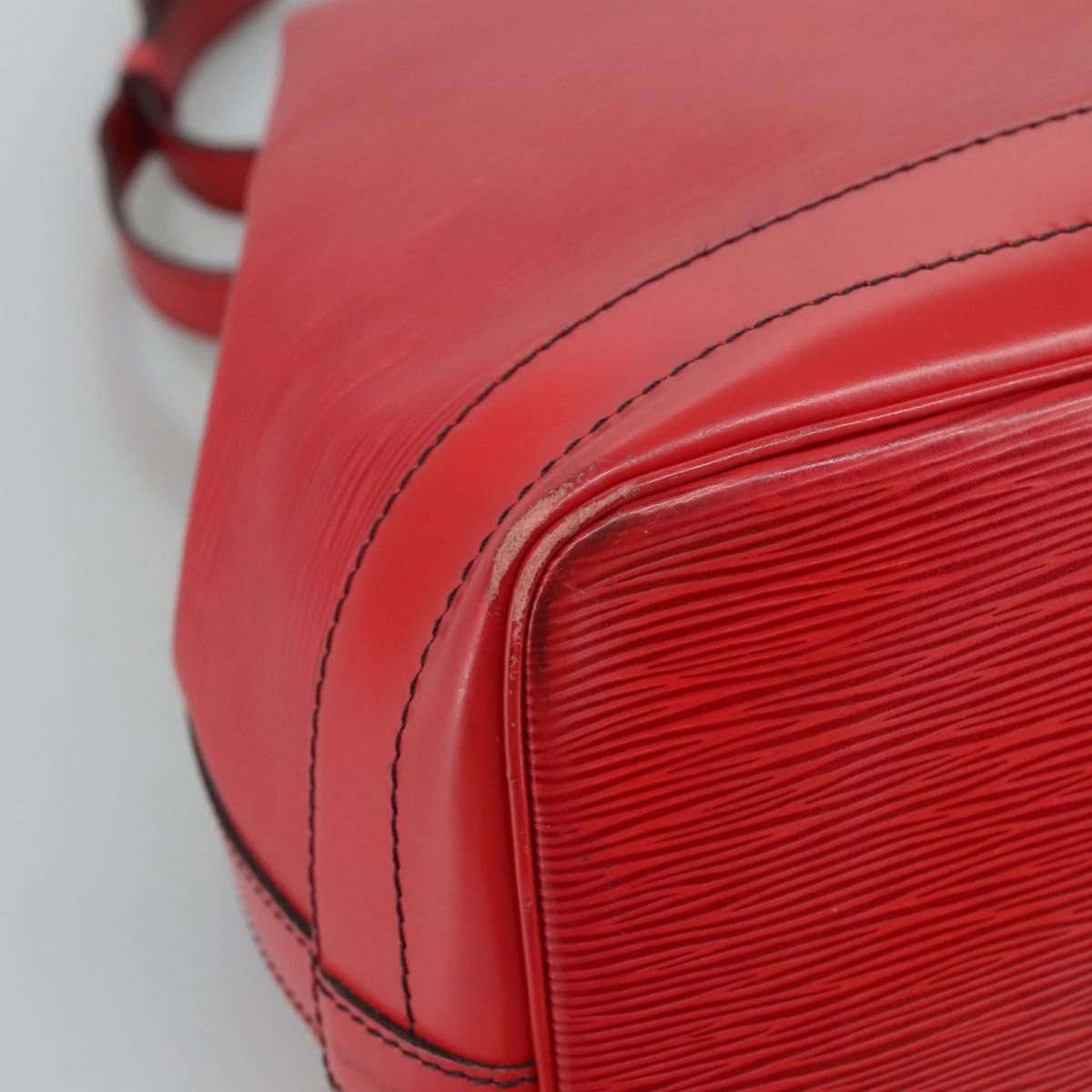 Louis Vuitton Noé Red Leather Shoulder Bag (Pre-Owned) Size ONE SIZE - 10 Thumbnail