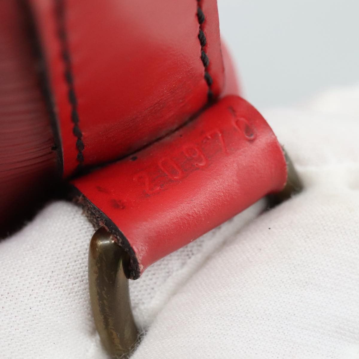 Louis Vuitton Noé Red Leather Shoulder Bag (Pre-Owned) Size ONE SIZE - 13 Thumbnail