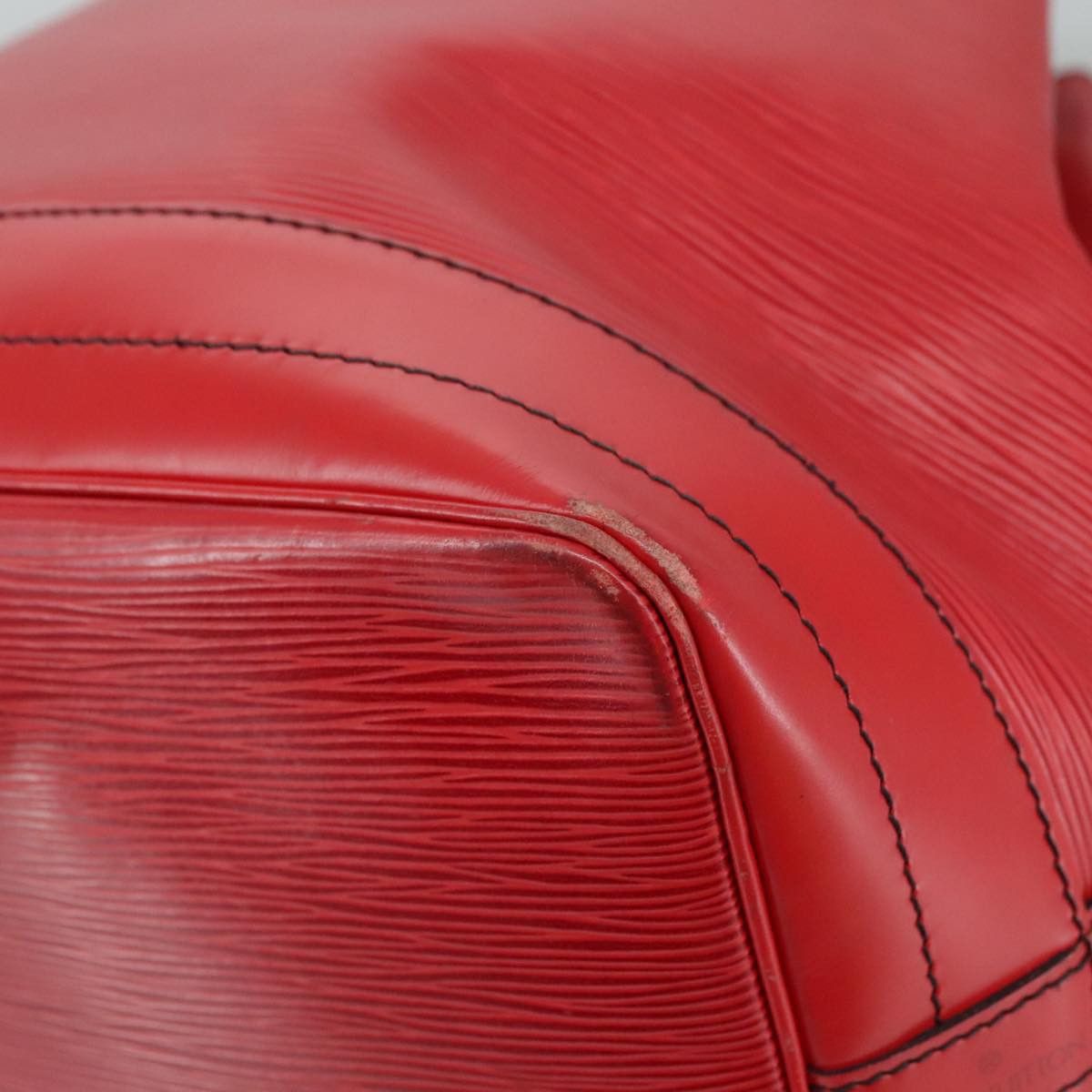 Louis Vuitton Noé Red Leather Shoulder Bag (Pre-Owned) Size ONE SIZE - 9 Thumbnail