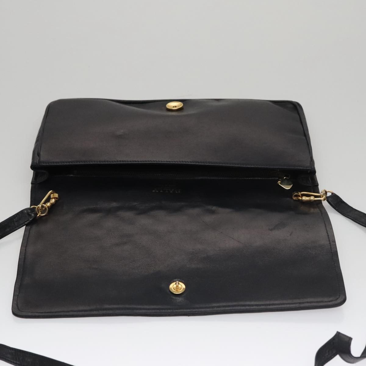Bally Black Leather Shoulder Bag (Pre-Owned) Size ONE SIZE - 19 Thumbnail