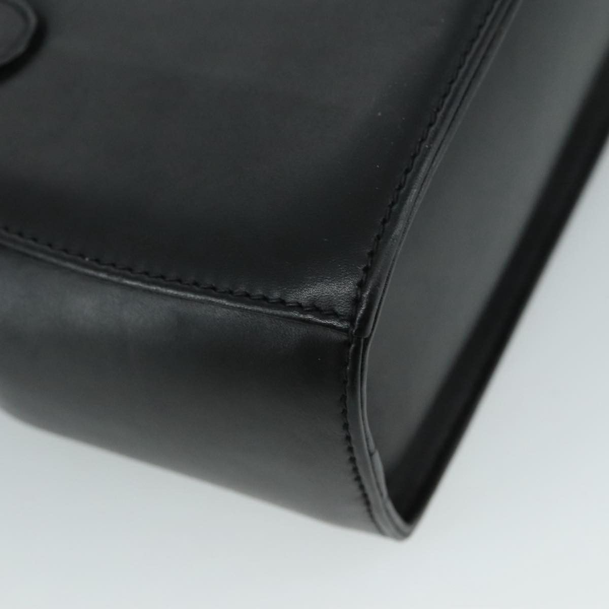Salvatore Ferragamo Gancini Black Leather Handbag (Pre-Owned) Size ONE SIZE - 10 Thumbnail