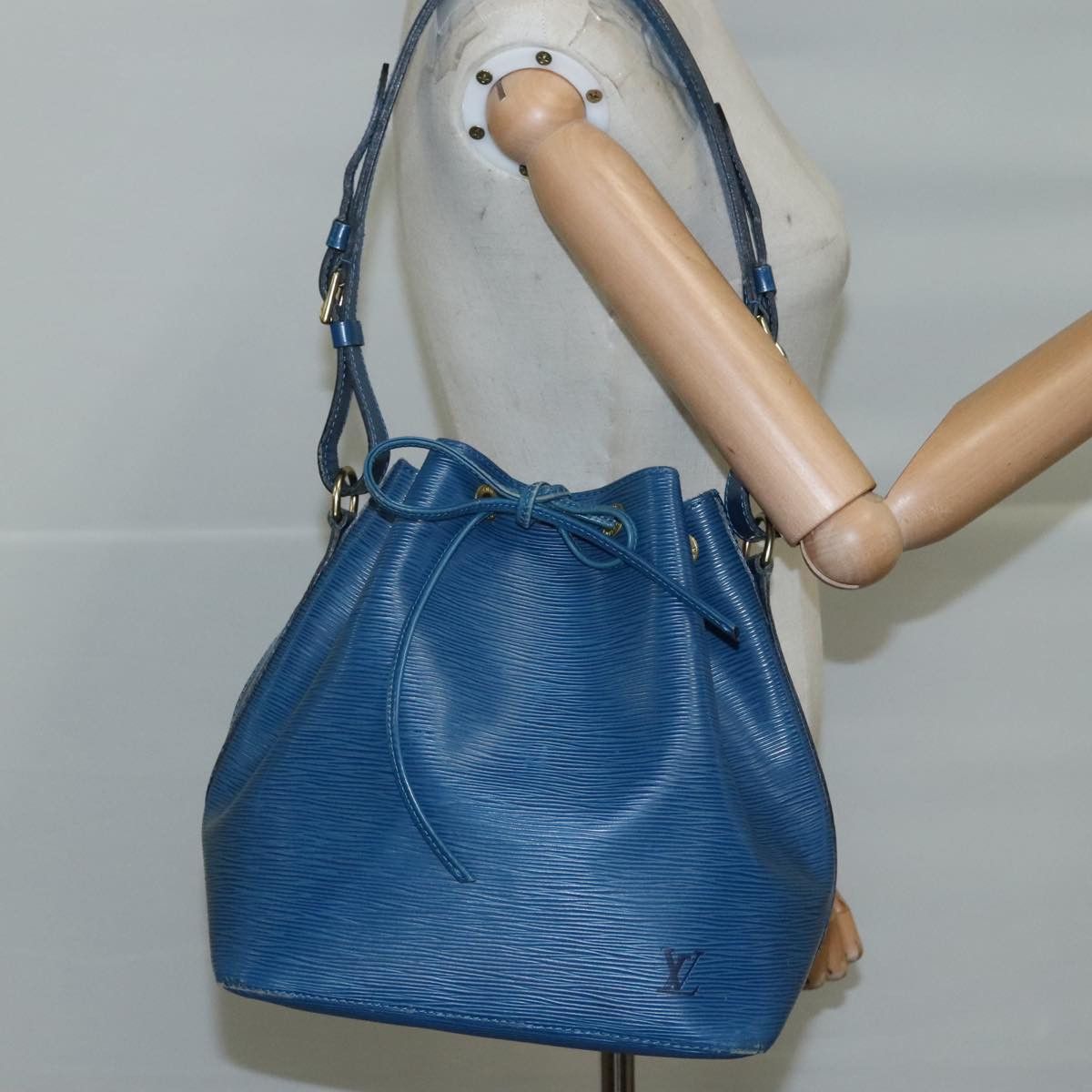 Louis Vuitton Noé Blue Leather Shoulder Bag (Pre-Owned) Size ONE SIZE - 11 Thumbnail
