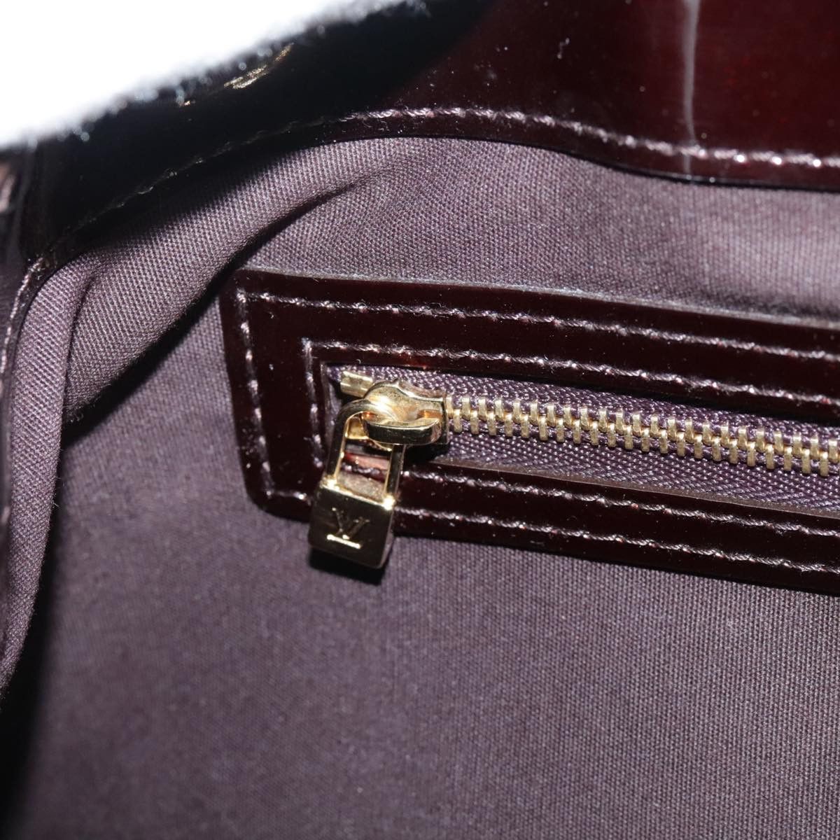 Louis Vuitton Wilshire Burgundy Patent Leather Handbag (Pre-Owned) Size ONE SIZE - 11 Thumbnail
