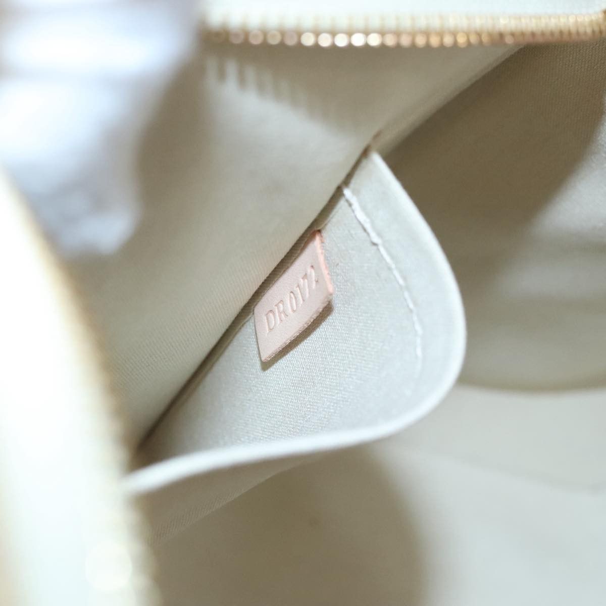 Louis Vuitton Blair Beige Patent Leather Handbag (Pre-Owned) Size ONE SIZE - 14 Thumbnail