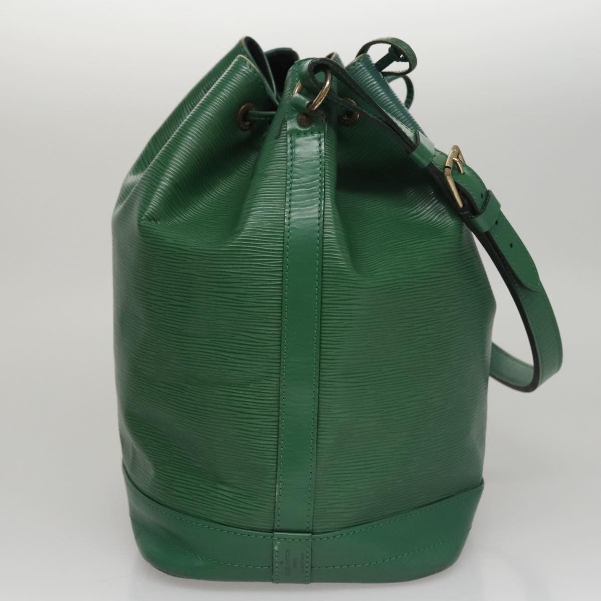 Louis Vuitton Noé Green Leather Shoulder Bag (Pre-Owned) Size ONE SIZE - 4 Thumbnail