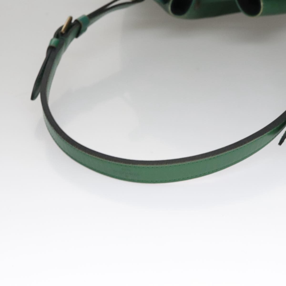 Louis Vuitton Noé Green Leather Shoulder Bag (Pre-Owned) Size ONE SIZE - 5 Thumbnail