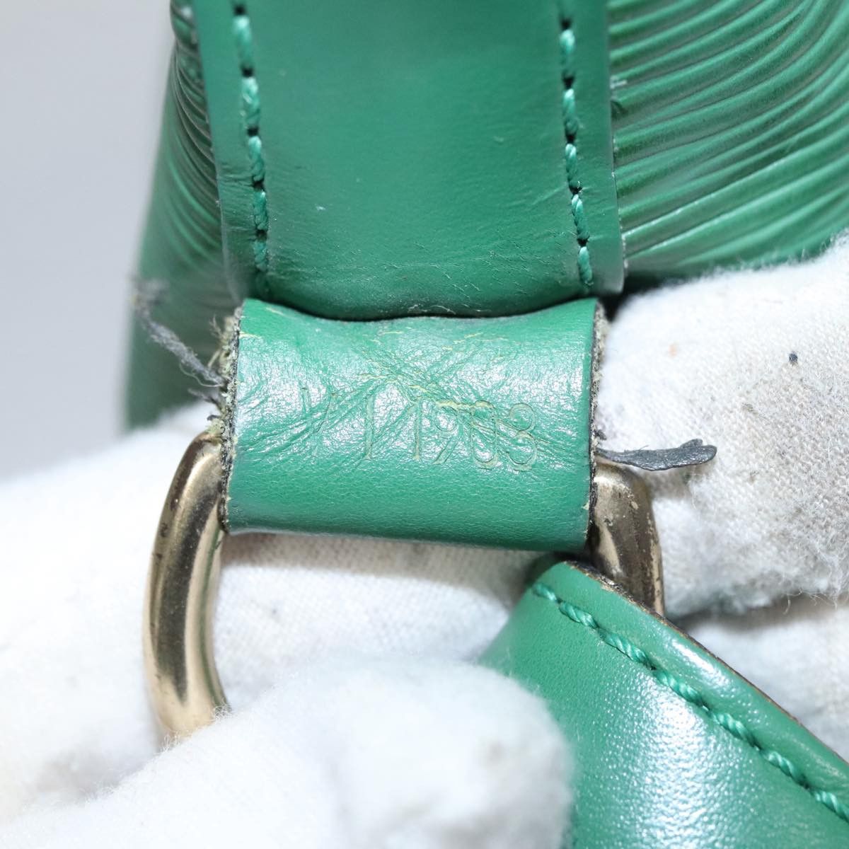 Louis Vuitton Noé Green Leather Shoulder Bag (Pre-Owned) Size ONE SIZE - 10 Thumbnail