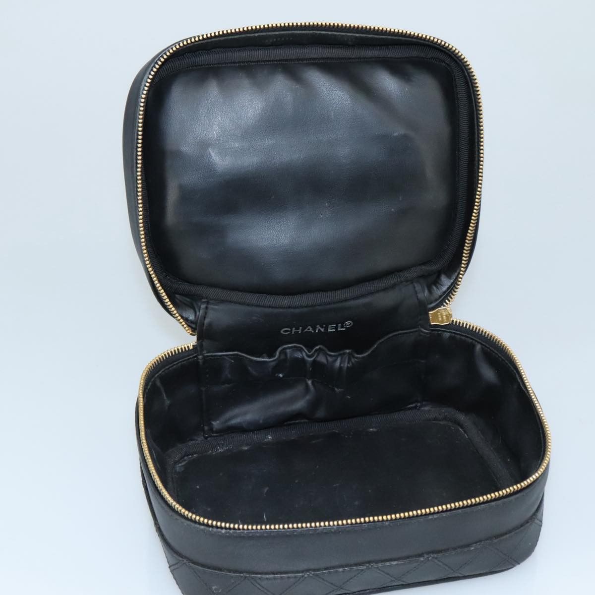 Chanel Vanity Black Leather Clutch Bag (Pre-Owned) Size ONE SIZE - 18 Thumbnail