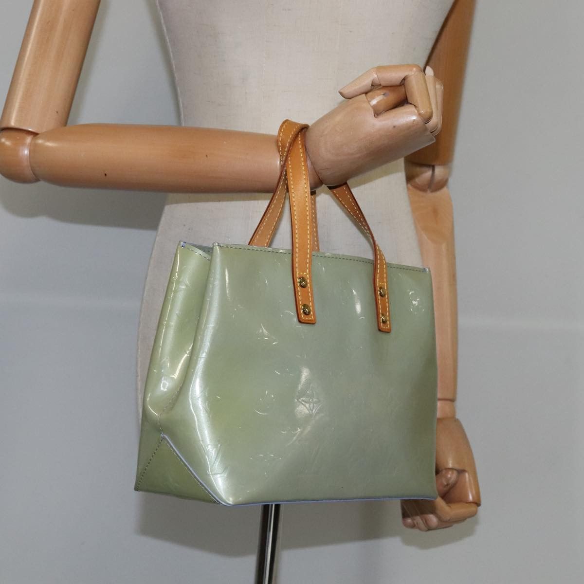 Louis Vuitton Reade Grey Patent Leather Handbag (Pre-Owned) Size ONE SIZE - 14 Thumbnail