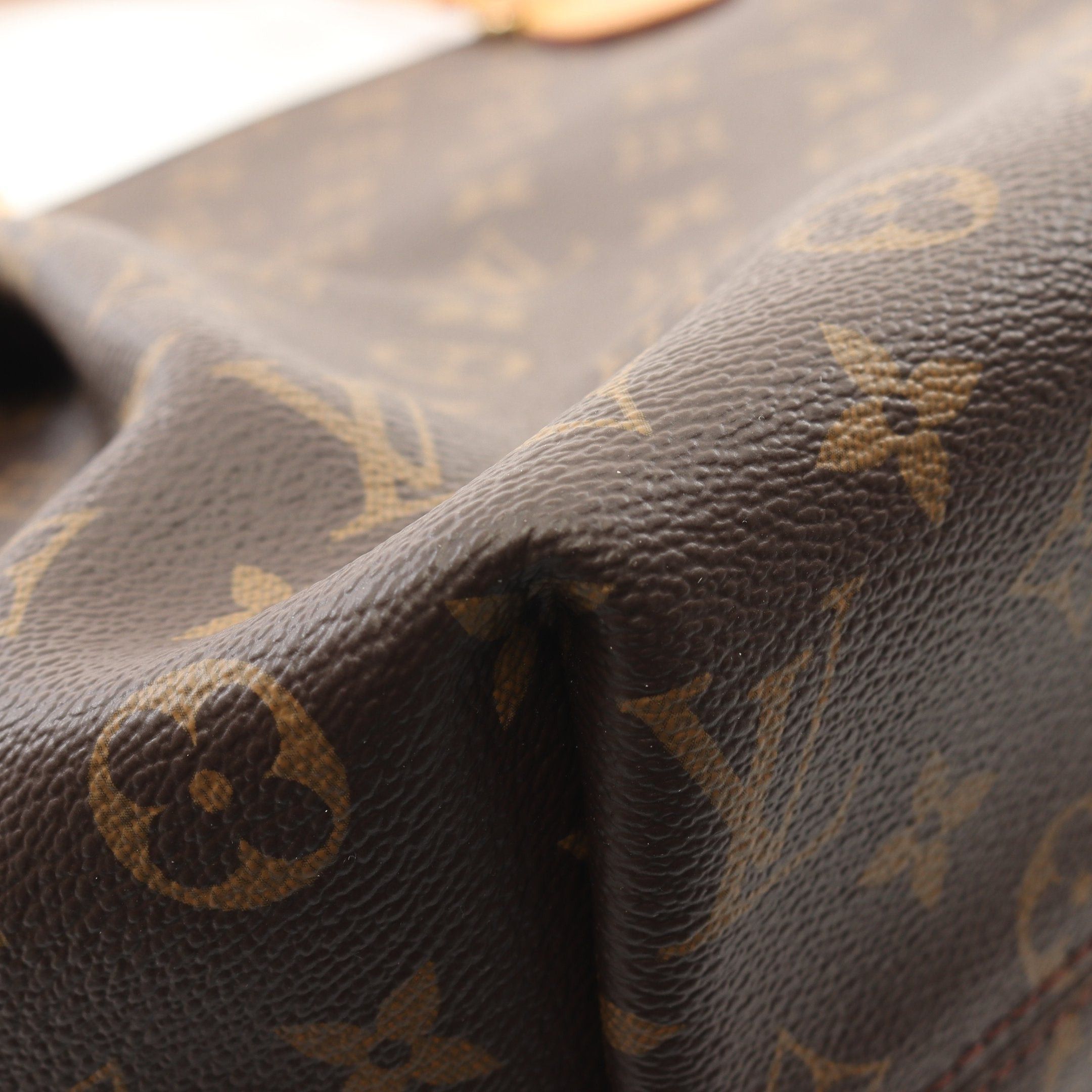 Louis Vuitton Louis Vuitton Turen Mm Monogram Handbag Leather Brown Size ONE SIZE - 8 Thumbnail