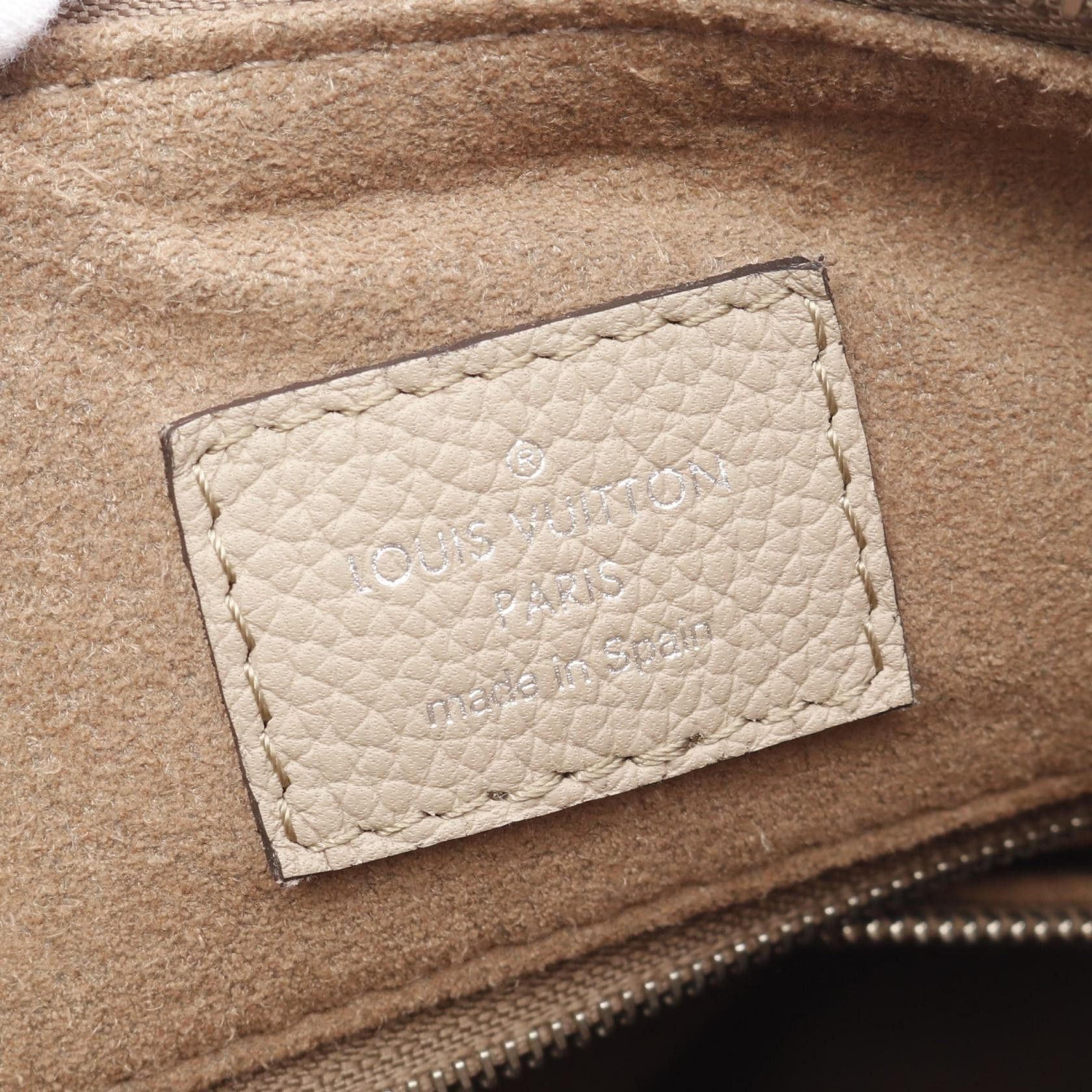 Louis Vuitton Louis Vuitton Beauvre Hobo Mahina Carré Handbag Leather Gray Beige Size ONE SIZE - 4 Thumbnail