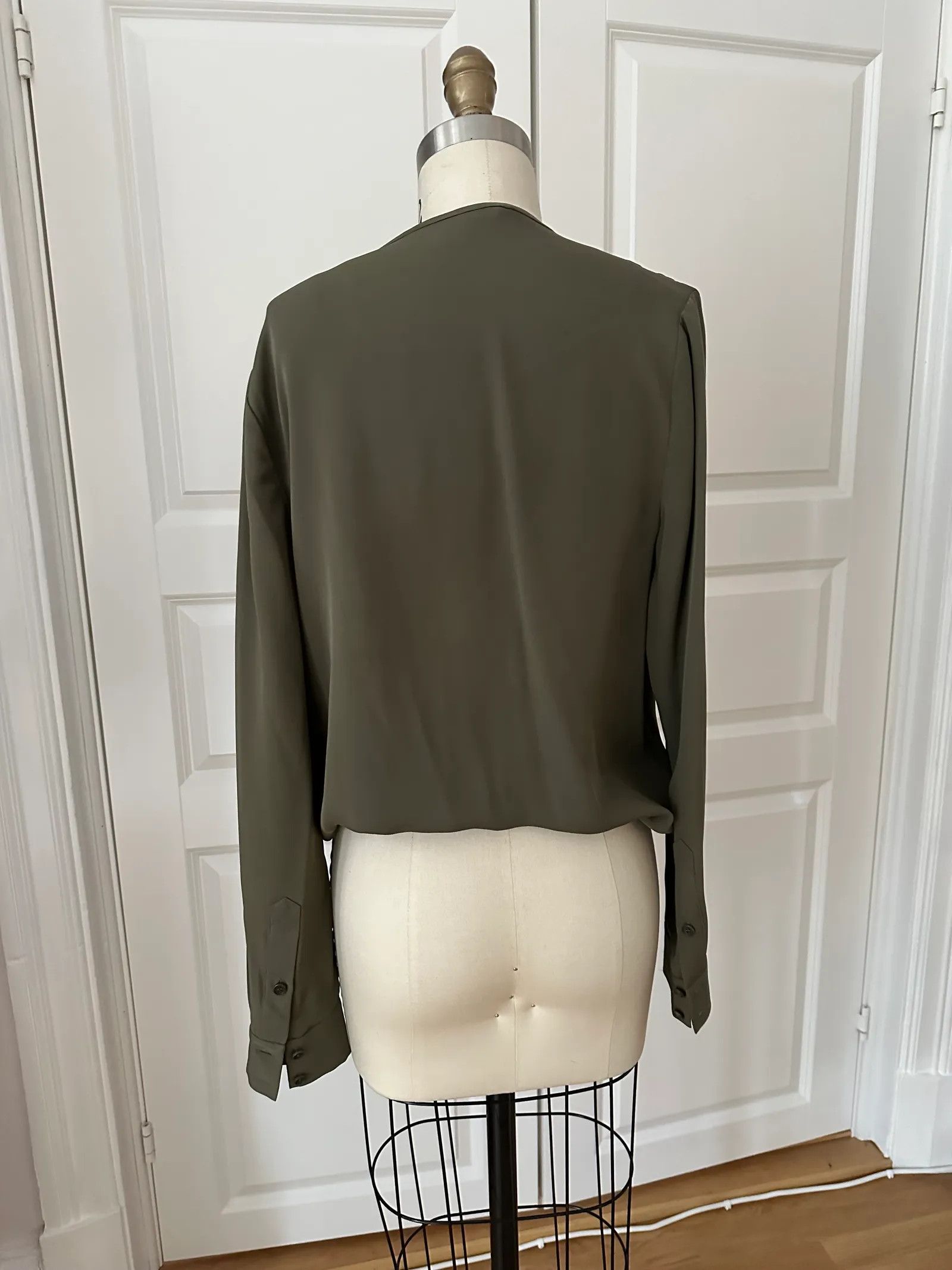 Diane von Furstenberg Diane von Furstenberg Blouse Size XS / US 0-2 / IT 36-38 - 2 Thumbnail