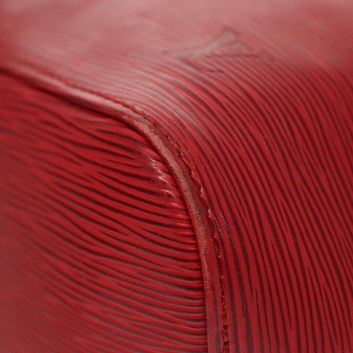 Louis Vuitton Petit Noé Red Leather Shoulder Bag (Pre-Owned) Size ONE SIZE - 8 Thumbnail