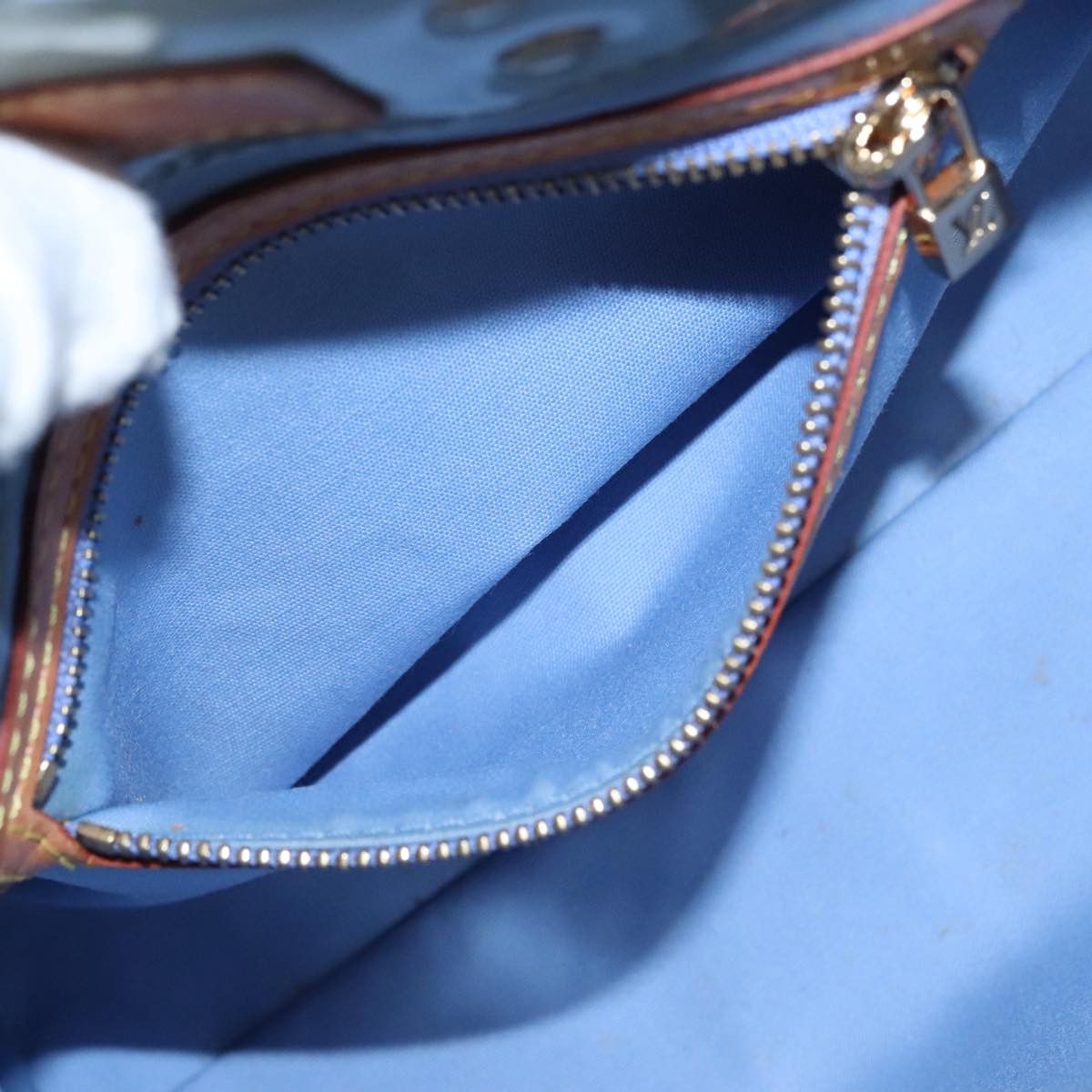 Louis Vuitton Reade Blue Patent Leather Handbag (Pre-Owned) Size ONE SIZE - 14 Thumbnail