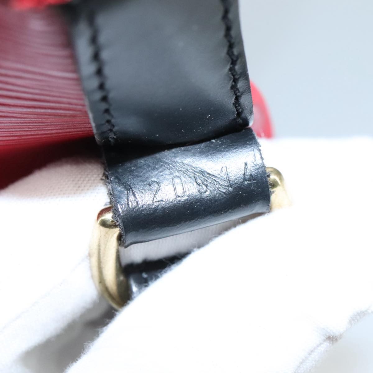 Louis Vuitton Noe Red Leather Shoulder Bag (Pre-Owned) Size ONE SIZE - 12 Thumbnail