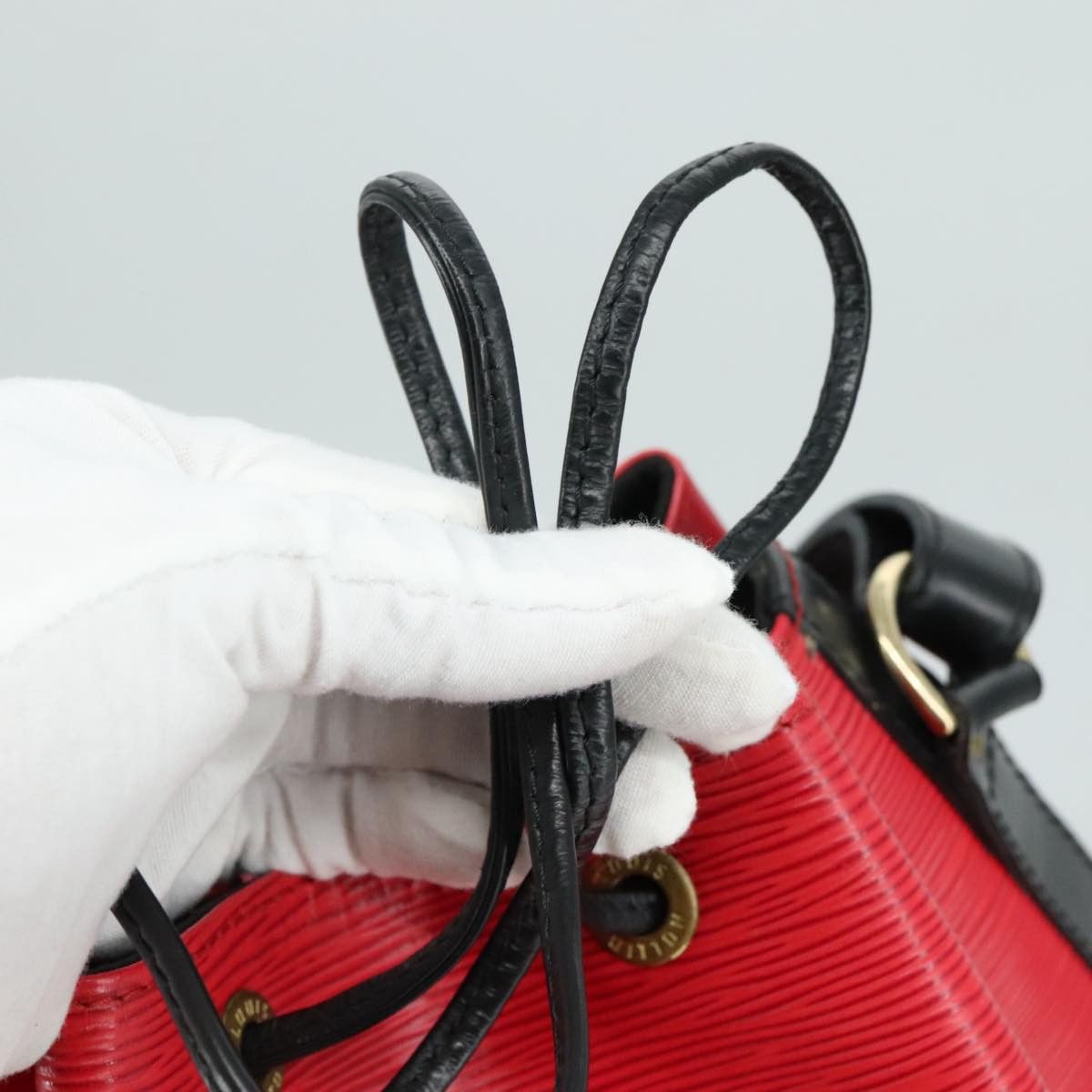 Louis Vuitton Noe Red Leather Shoulder Bag (Pre-Owned) Size ONE SIZE - 19 Thumbnail
