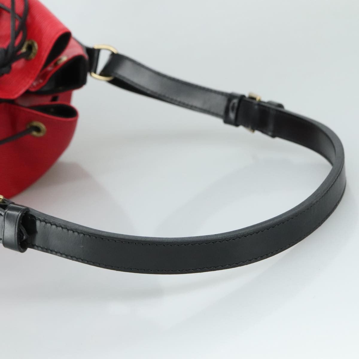 Louis Vuitton Noe Red Leather Shoulder Bag (Pre-Owned) Size ONE SIZE - 5 Thumbnail