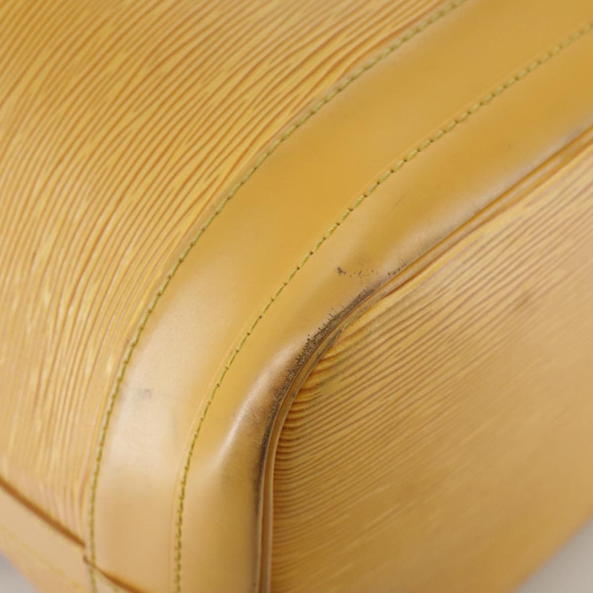 Louis Vuitton Noe Yellow Leather Shoulder Bag (Pre-Owned) Size ONE SIZE - 9 Thumbnail