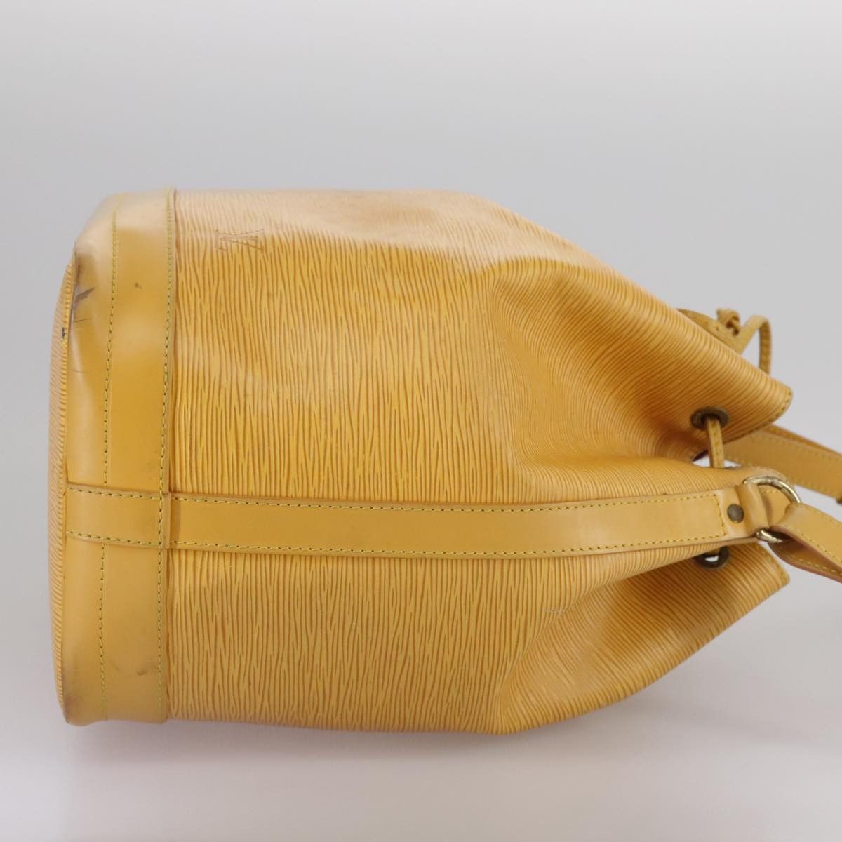 Louis Vuitton Noe Yellow Leather Shoulder Bag (Pre-Owned) Size ONE SIZE - 4 Thumbnail