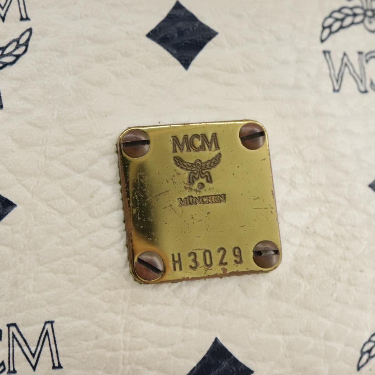 MCM Visetos White Canvas Shoulder Bag (Pre-Owned) Size ONE SIZE - 14 Thumbnail