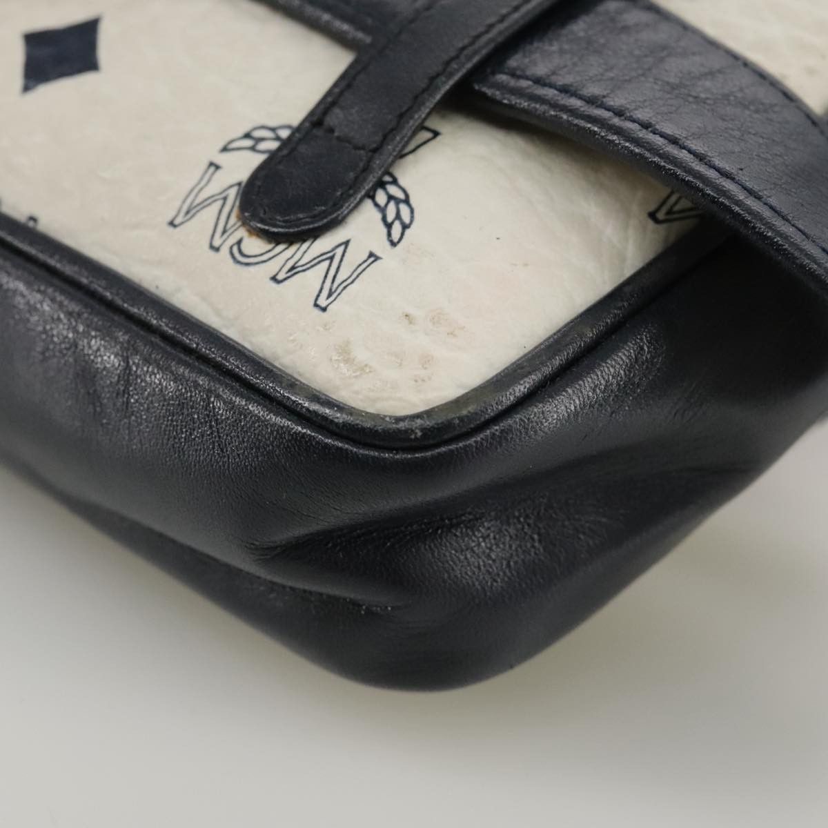MCM Visetos White Canvas Shoulder Bag (Pre-Owned) Size ONE SIZE - 10 Thumbnail
