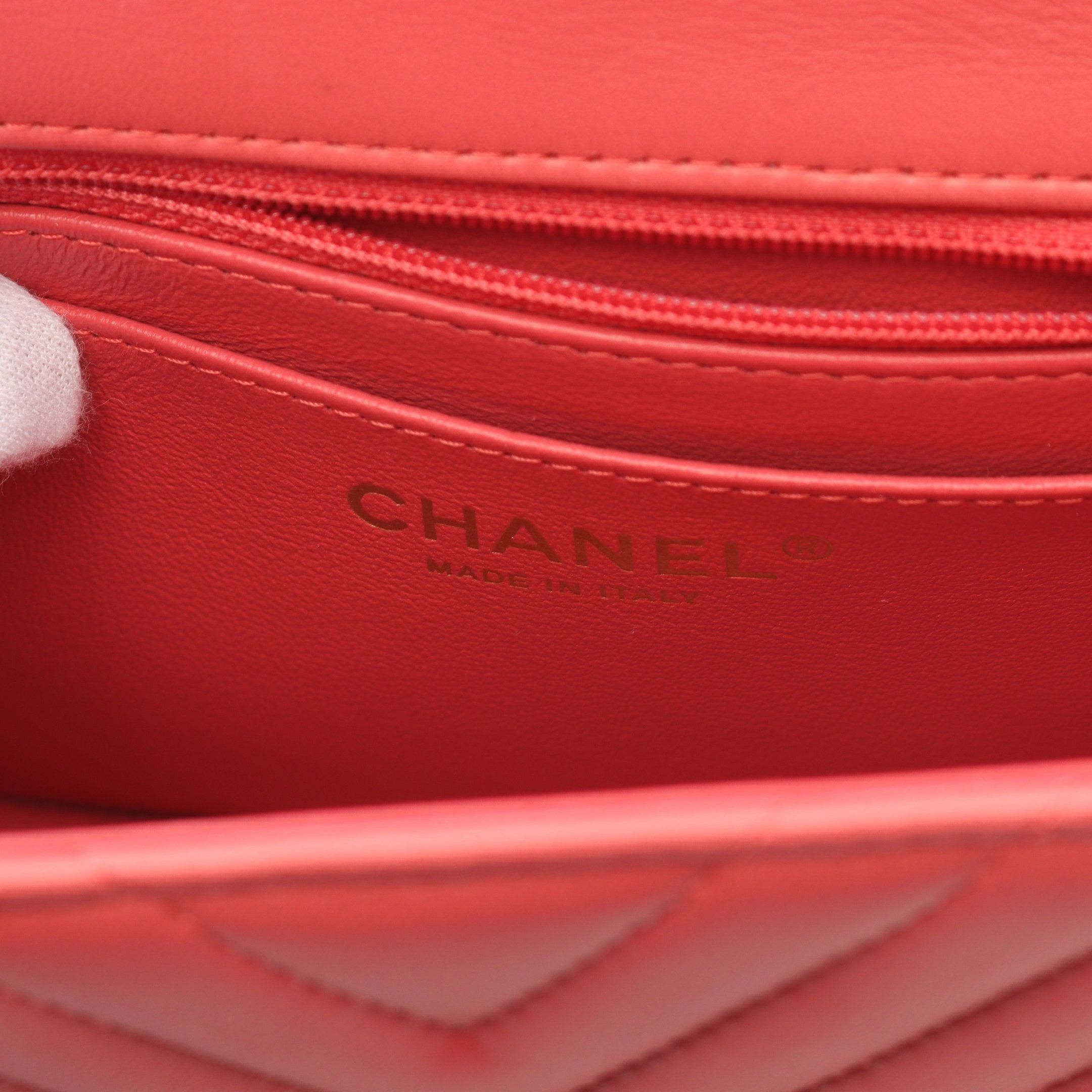 Chanel Chanel Chevron V-Stitch Chain Shoulder Bag Lambskin Pink Gold Hardware Size ONE SIZE - 4 Thumbnail