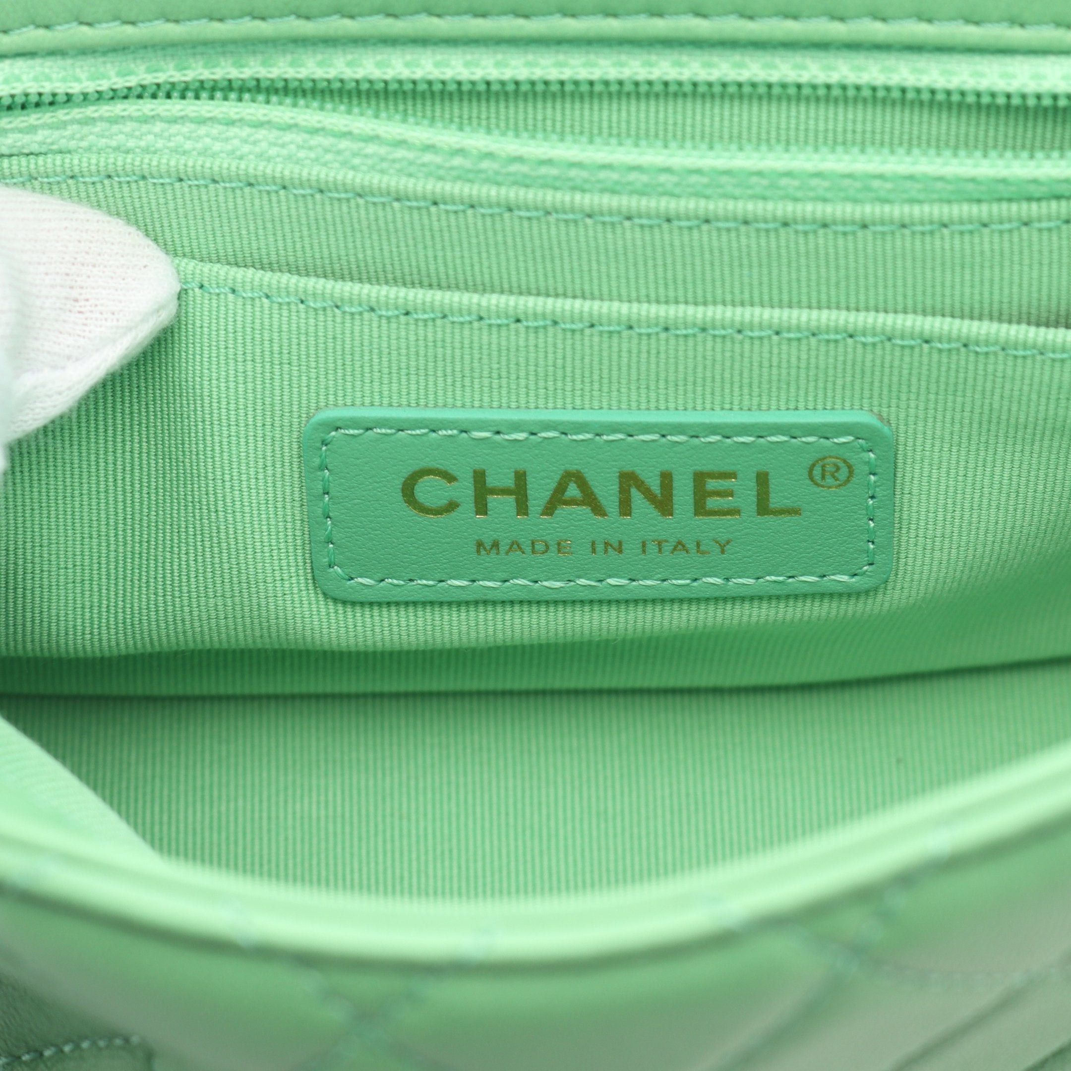Chanel Chanel Matelasse Chain Shoulder Bag Lambskin Green Gold Hardware Size ONE SIZE - 4 Thumbnail