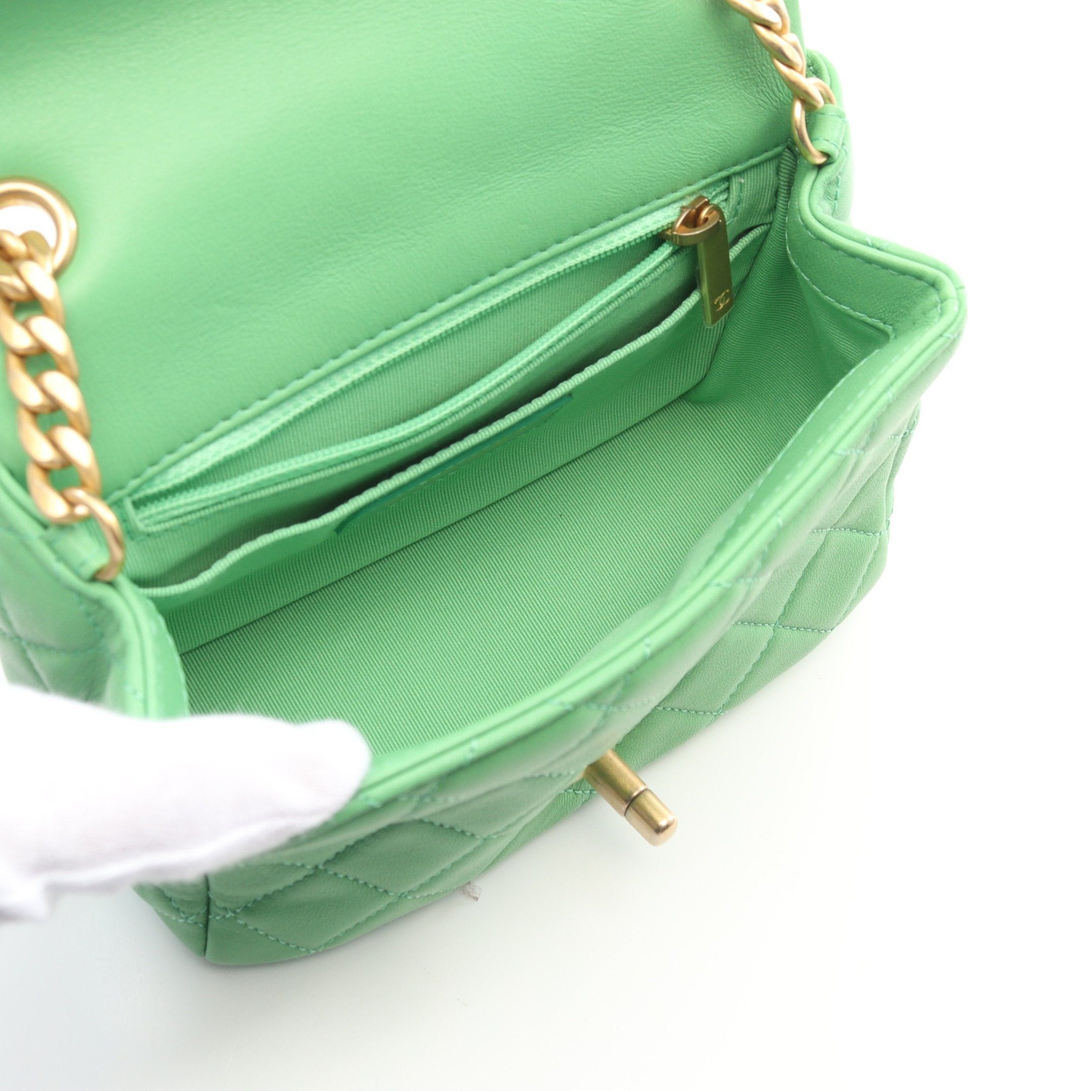 Chanel Chanel Matelasse Chain Shoulder Bag Lambskin Green Gold Hardware Size ONE SIZE - 3 Thumbnail