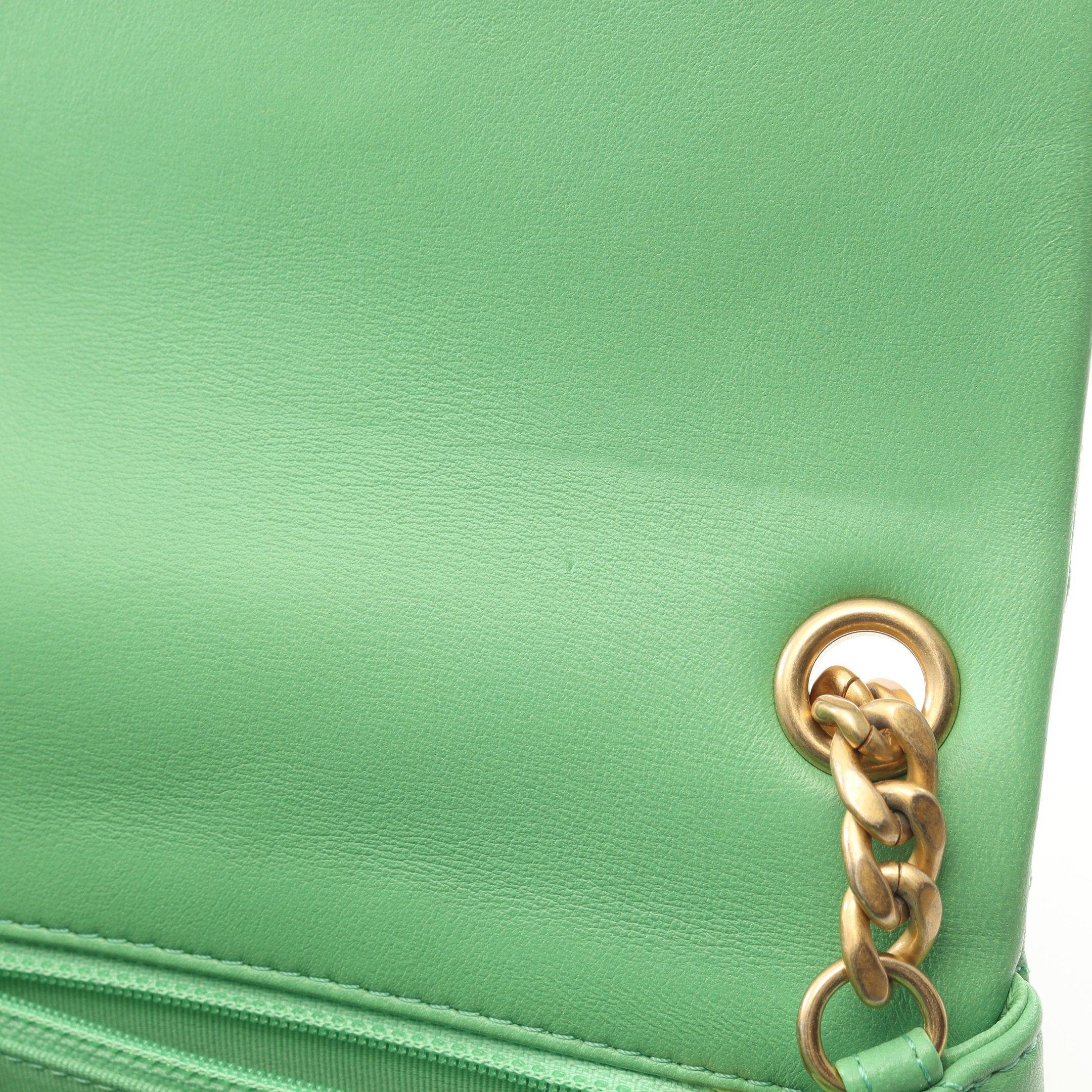 Chanel Chanel Matelasse Chain Shoulder Bag Lambskin Green Gold Hardware Size ONE SIZE - 6 Thumbnail