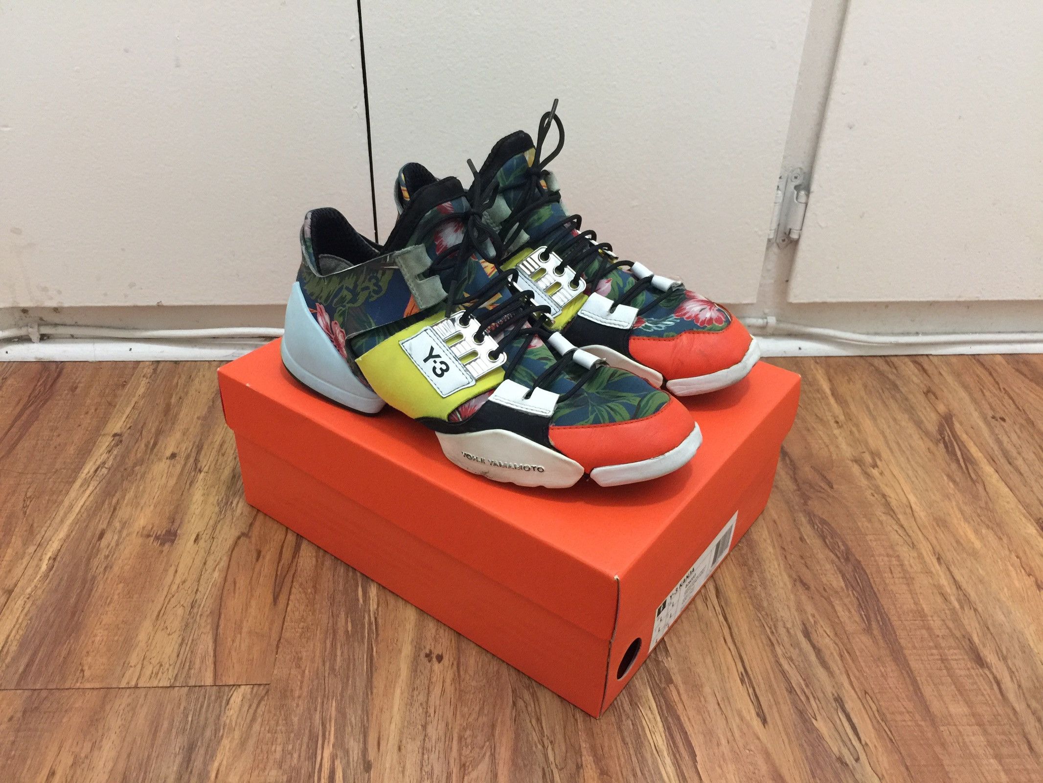 Adidas × Y-3 × Yohji Yamamoto Y3 Kanji Floral Size L Size US 8 / EU 41 - 1 Thumbnail