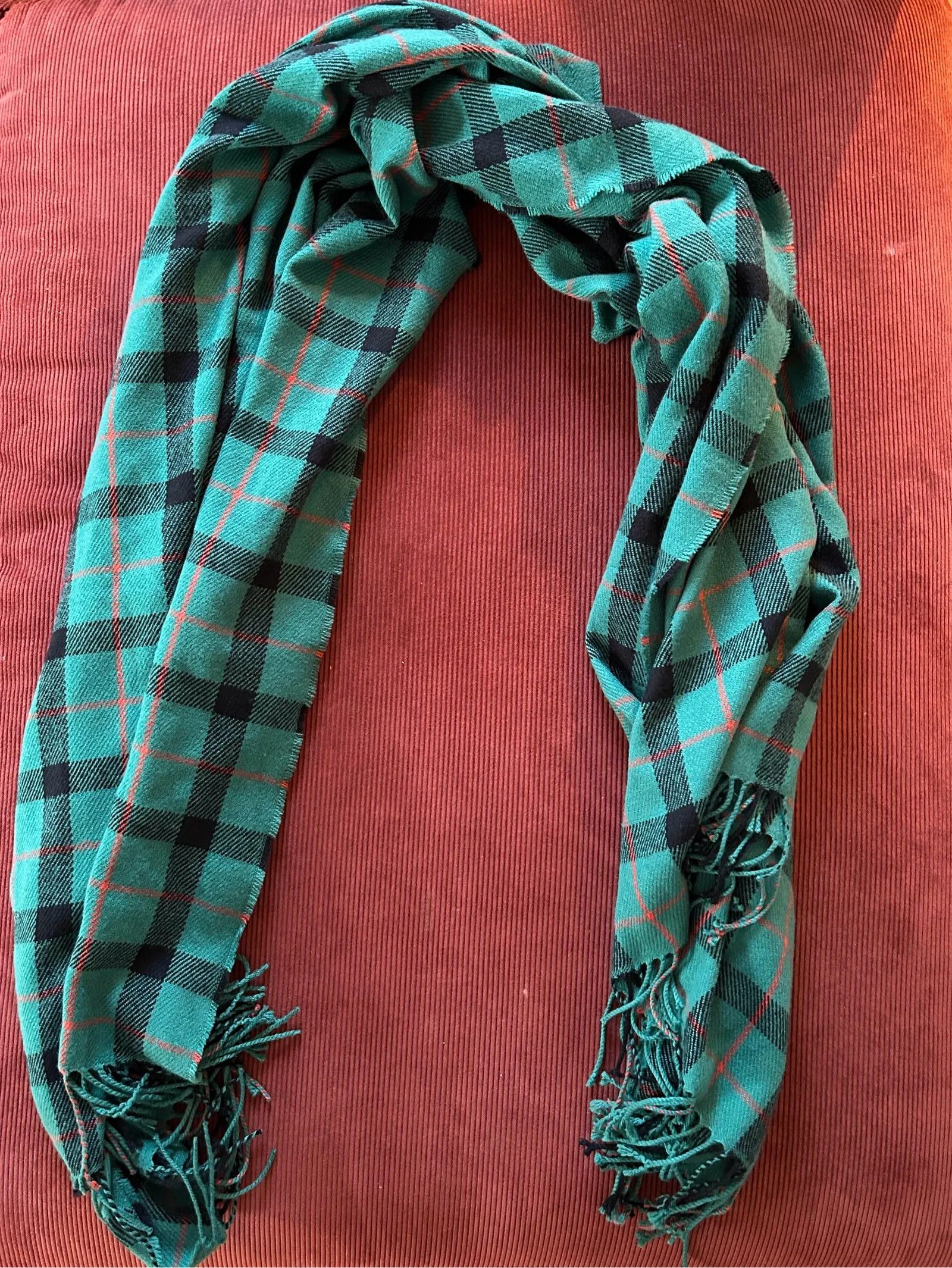 Uniqlo J.W. Anderson x Uniqlo Scarf Size ONE SIZE - 2 Thumbnail