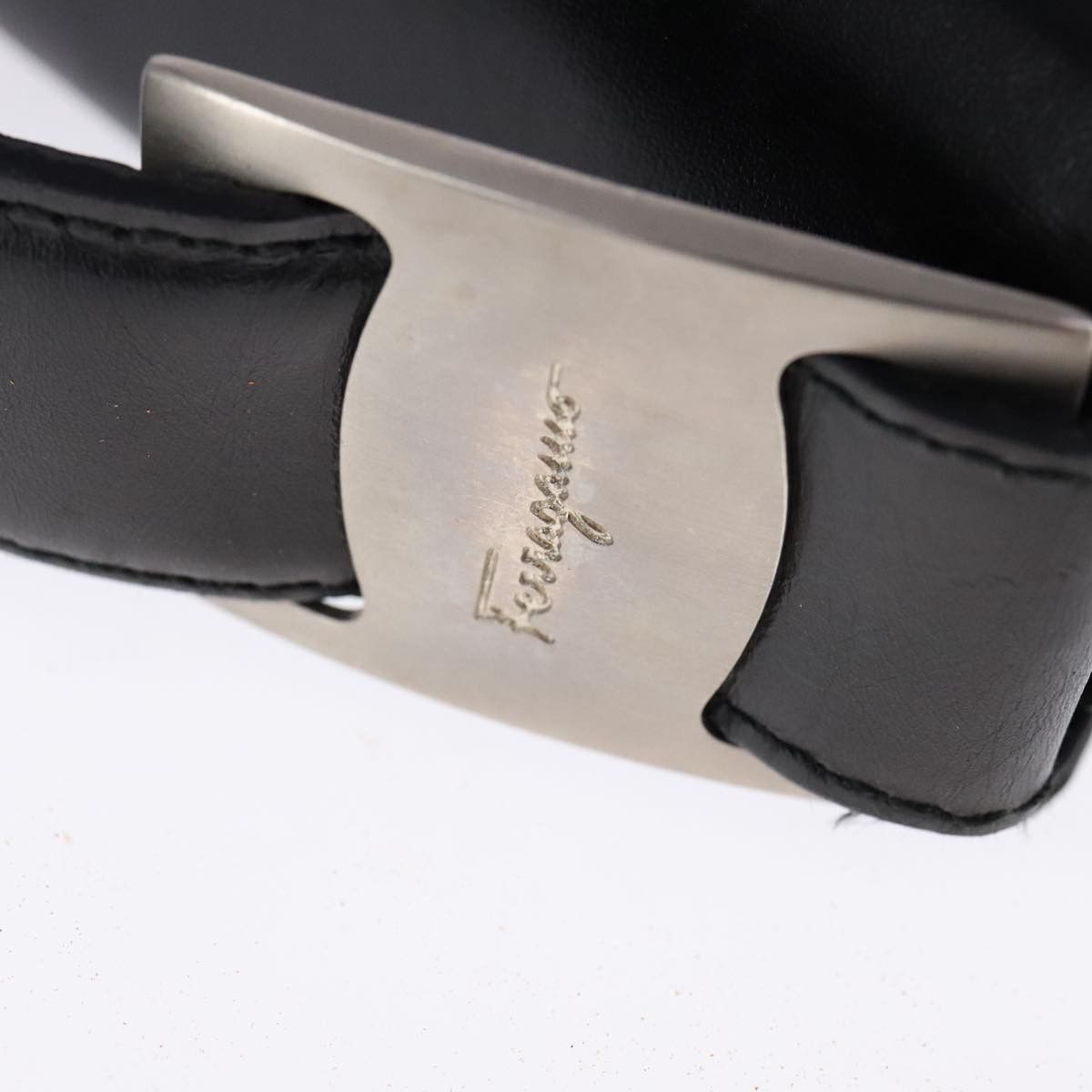 Salvatore Ferragamo Vara Black Leather Handbag (Pre-Owned) Size ONE SIZE - 8 Thumbnail