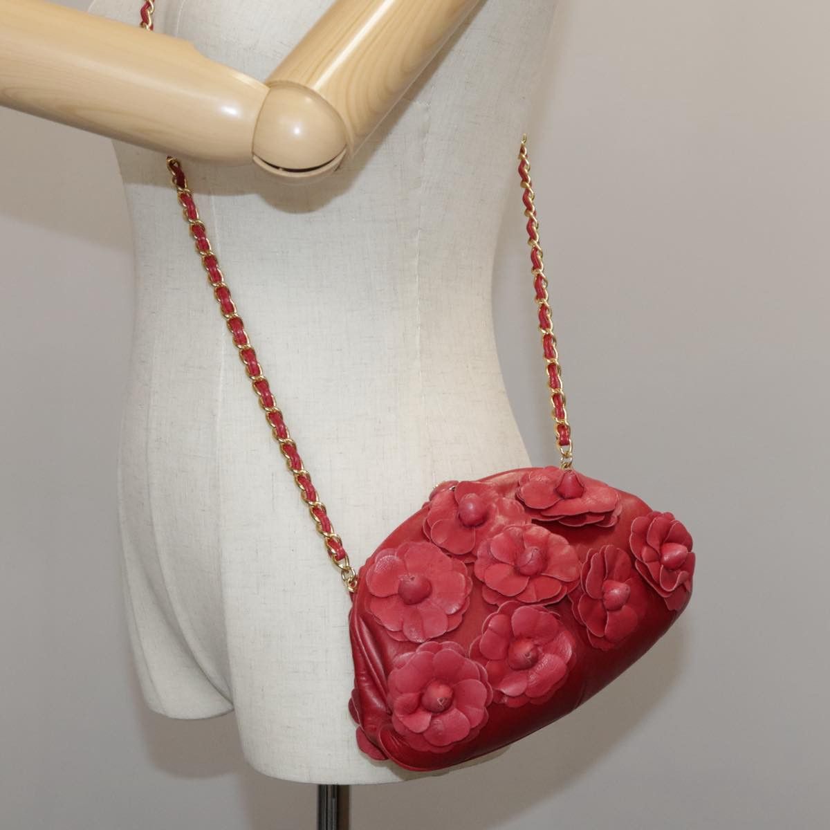 Chanel Red Leather Shoulder Bag (Pre-Owned) Size ONE SIZE - 15 Thumbnail