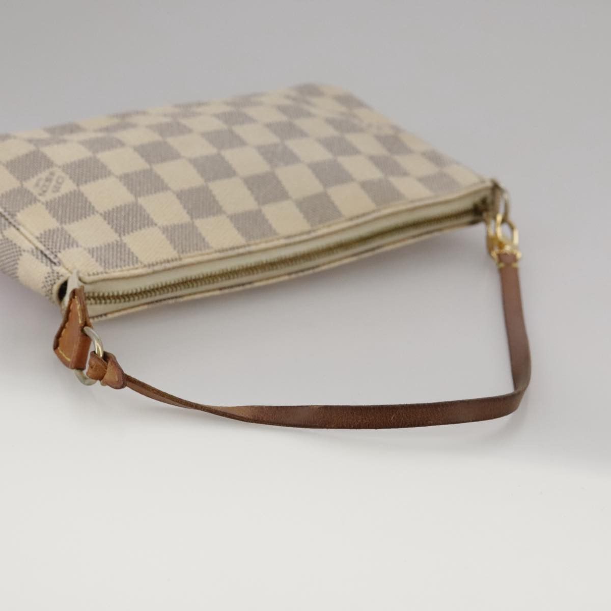 Louis Vuitton Pochette Accessoire White Canvas Clutch Bag (Pre-Owned) Size ONE SIZE - 5 Thumbnail