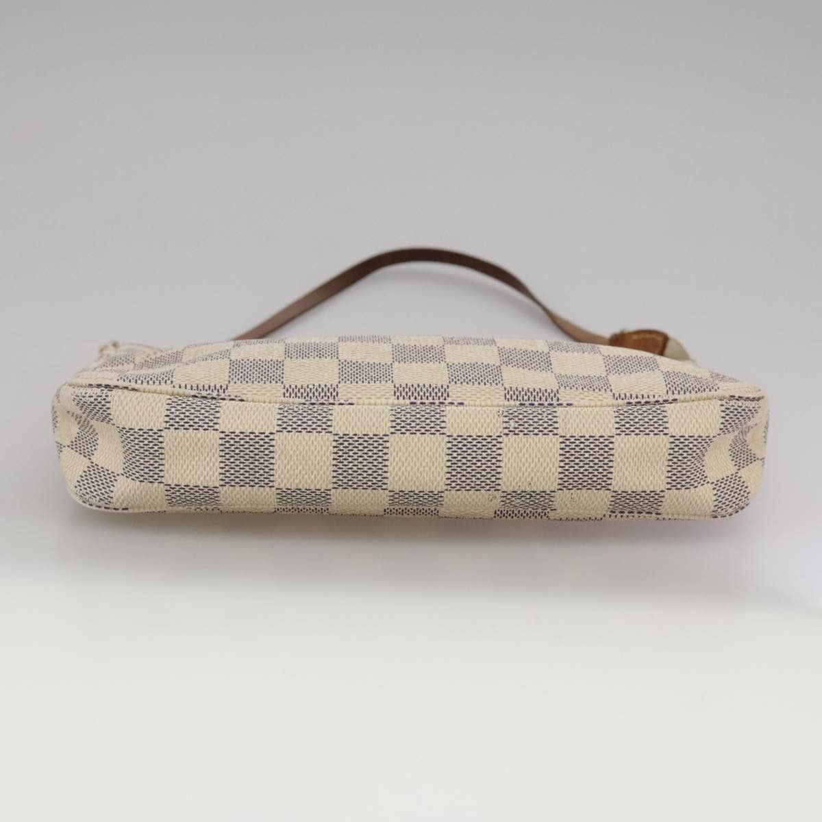 Louis Vuitton Pochette Accessoire White Canvas Clutch Bag (Pre-Owned) Size ONE SIZE - 19 Thumbnail