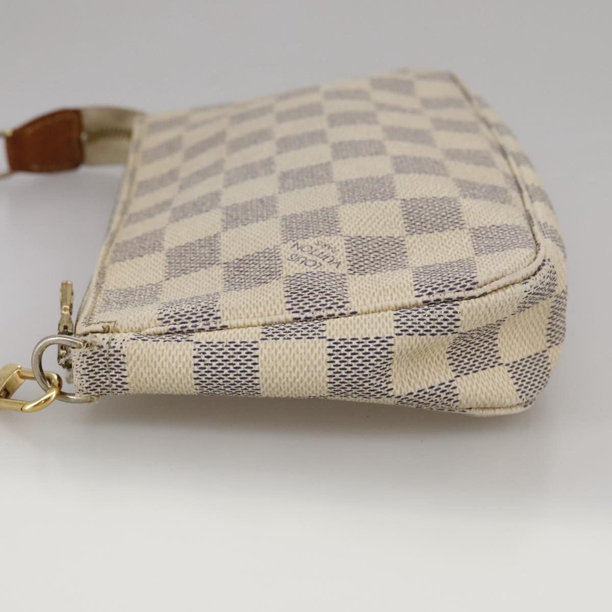 Louis Vuitton Pochette Accessoire White Canvas Clutch Bag (Pre-Owned) Size ONE SIZE - 3 Thumbnail
