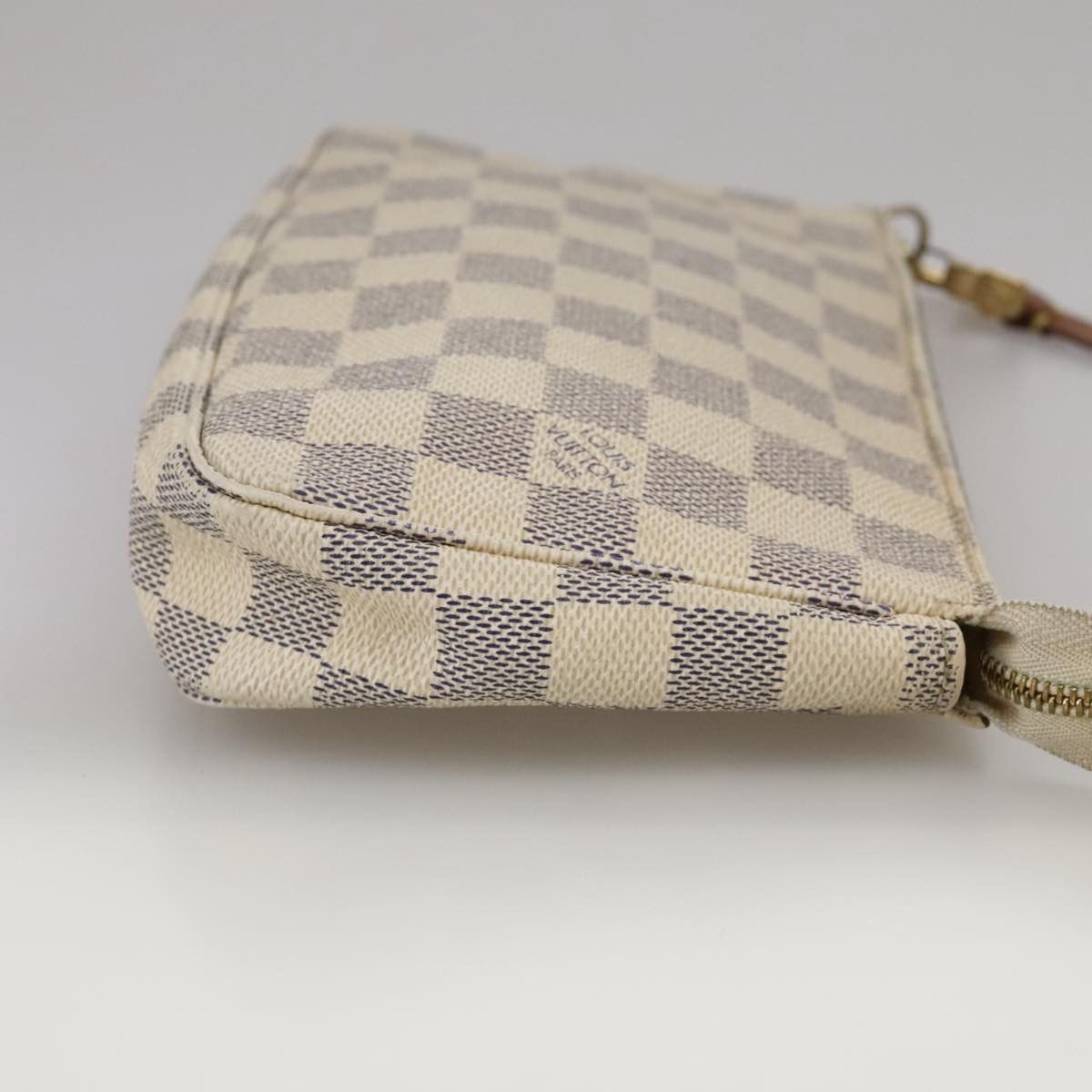 Louis Vuitton Pochette Accessoire White Canvas Clutch Bag (Pre-Owned) Size ONE SIZE - 4 Thumbnail