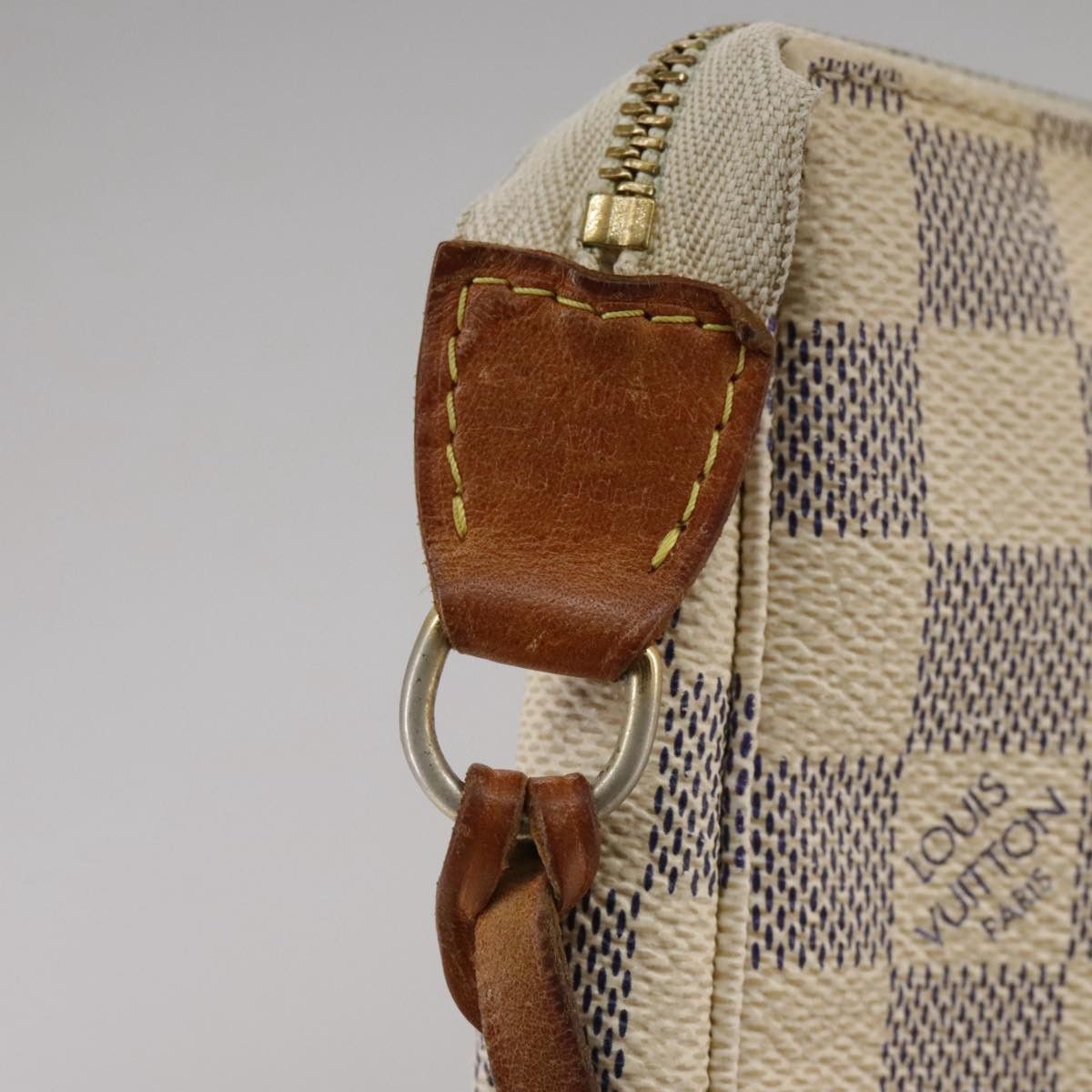 Louis Vuitton Pochette Accessoire White Canvas Clutch Bag (Pre-Owned) Size ONE SIZE - 15 Thumbnail