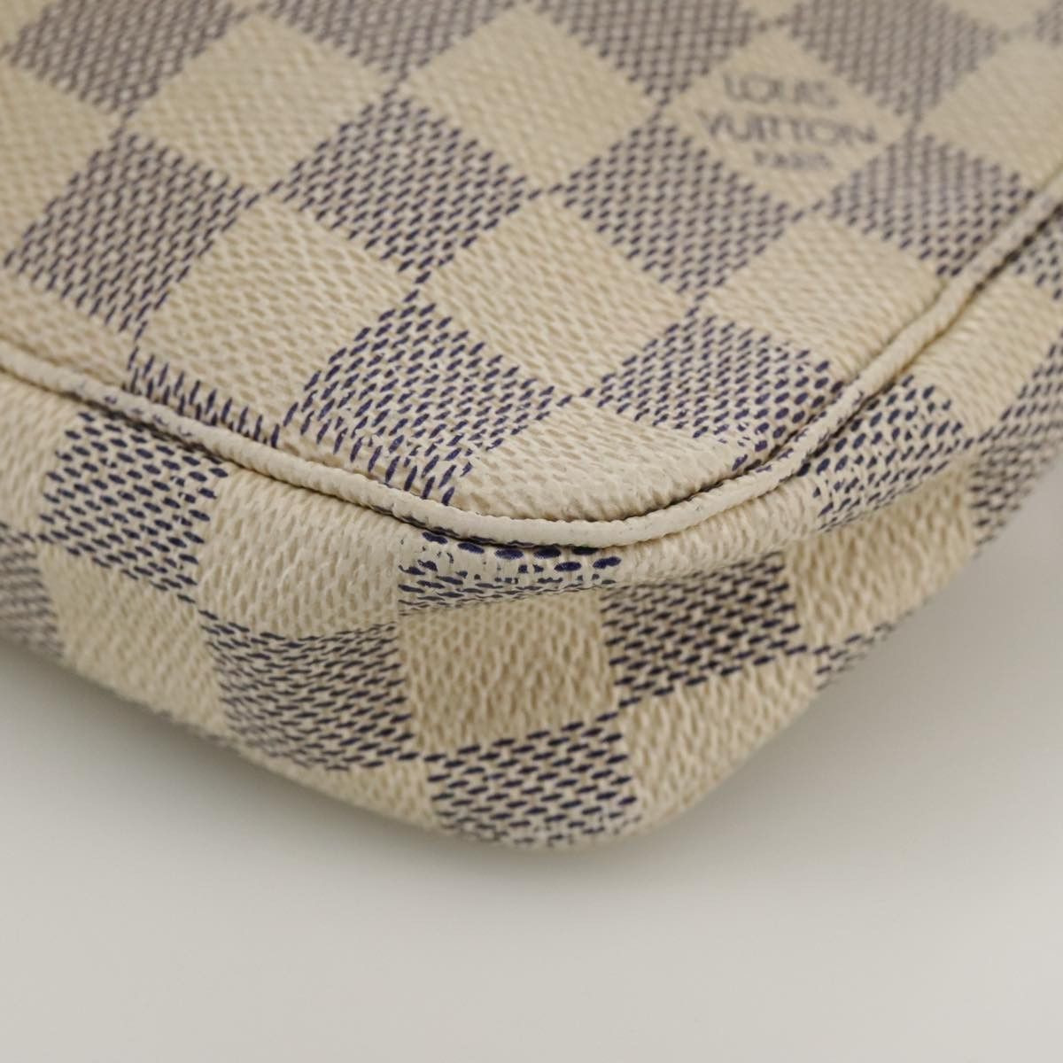 Louis Vuitton Pochette Accessoire White Canvas Clutch Bag (Pre-Owned) Size ONE SIZE - 10 Thumbnail