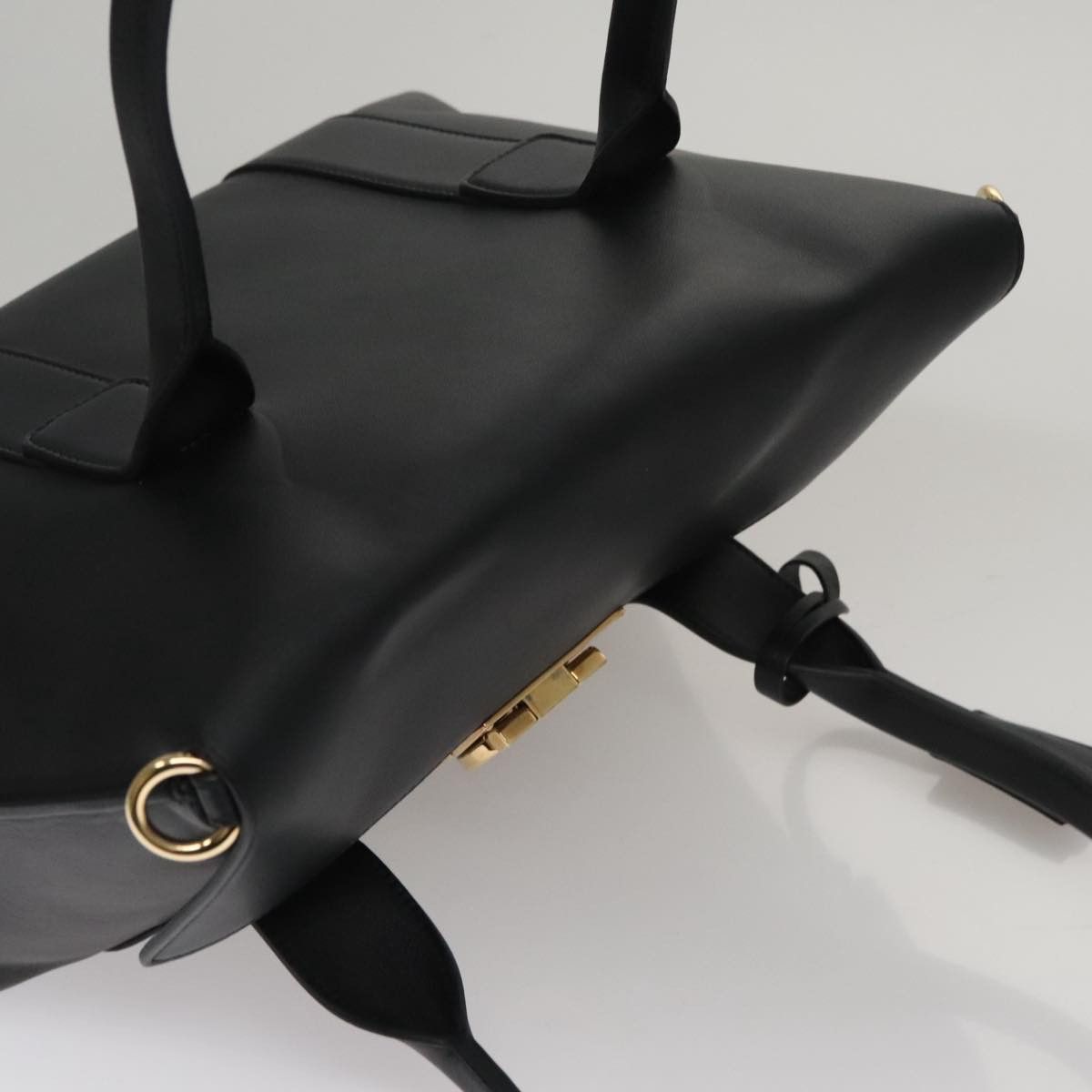 Salvatore Ferragamo Sookie Black Leather Handbag (Pre-Owned) Size ONE SIZE - 14 Thumbnail