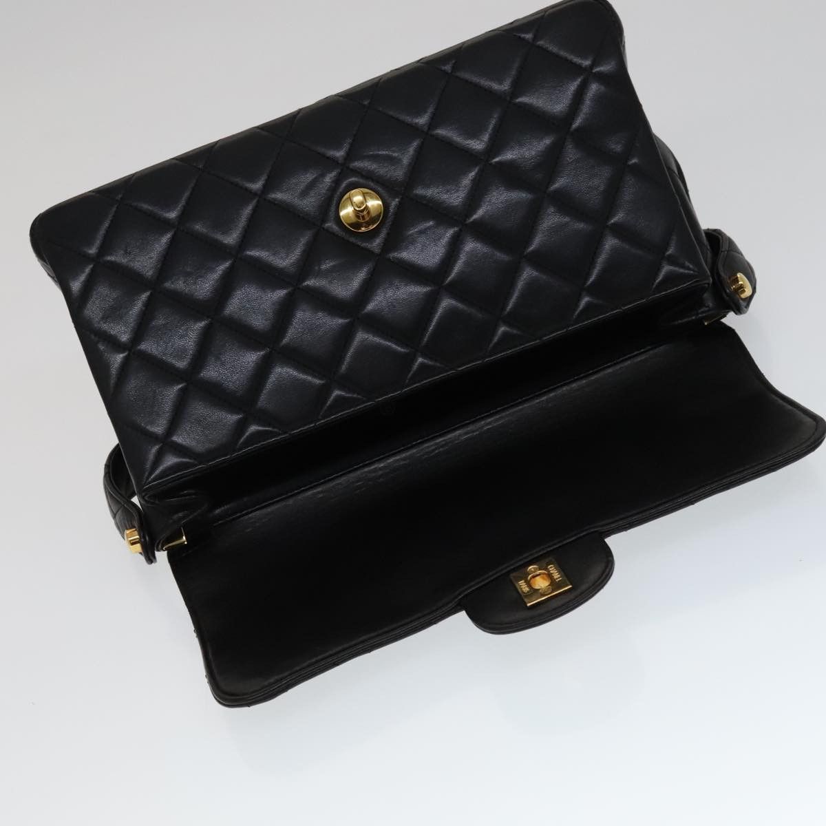 Chanel Timeless/Classique Black Leather Handbag (Pre-Owned) Size ONE SIZE - 20 Thumbnail