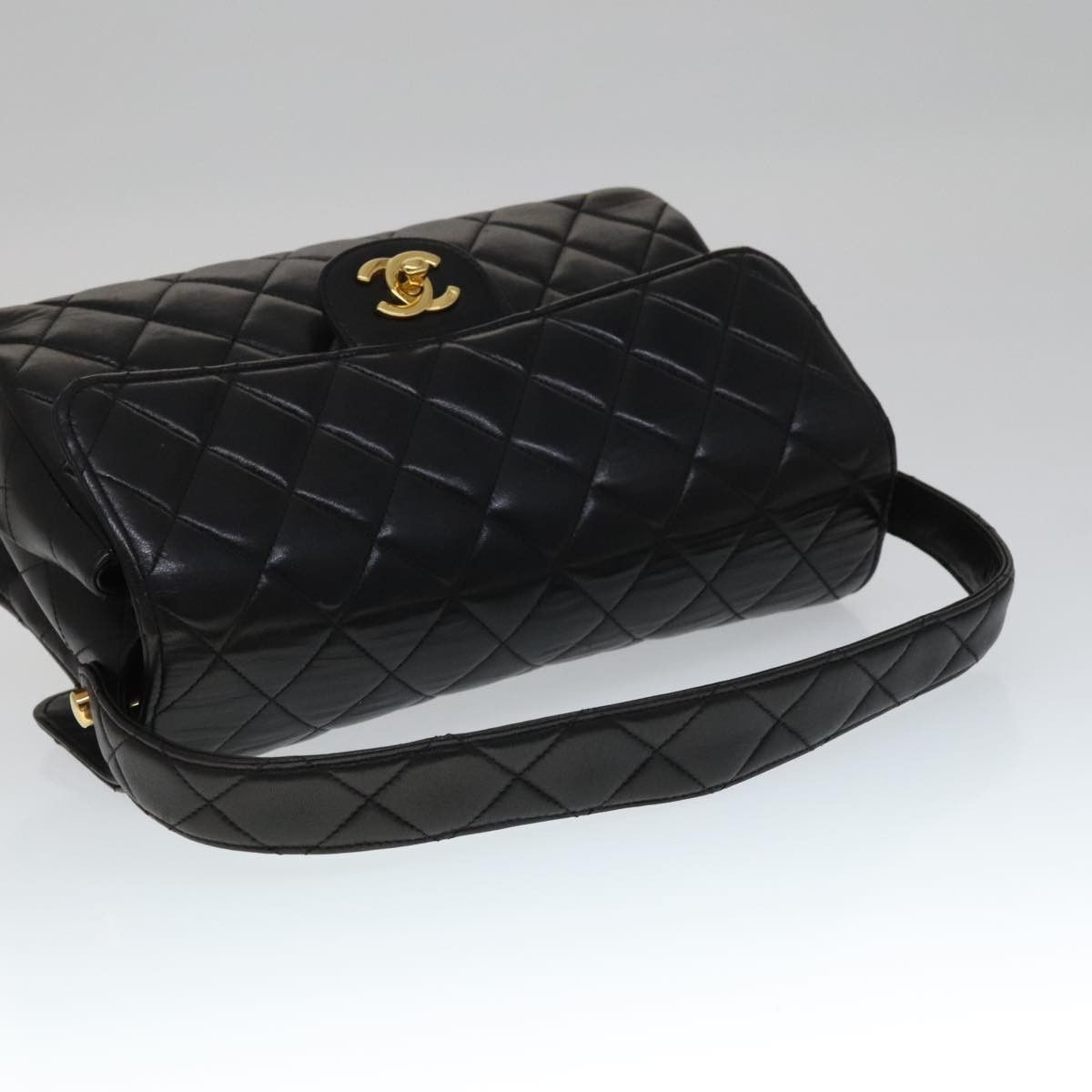 Chanel Timeless/Classique Black Leather Handbag (Pre-Owned) Size ONE SIZE - 5 Thumbnail