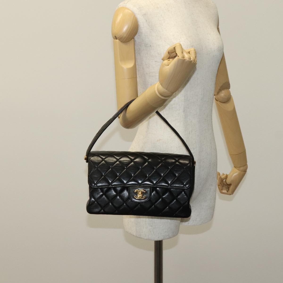 Chanel Timeless/Classique Black Leather Handbag (Pre-Owned) Size ONE SIZE - 16 Thumbnail